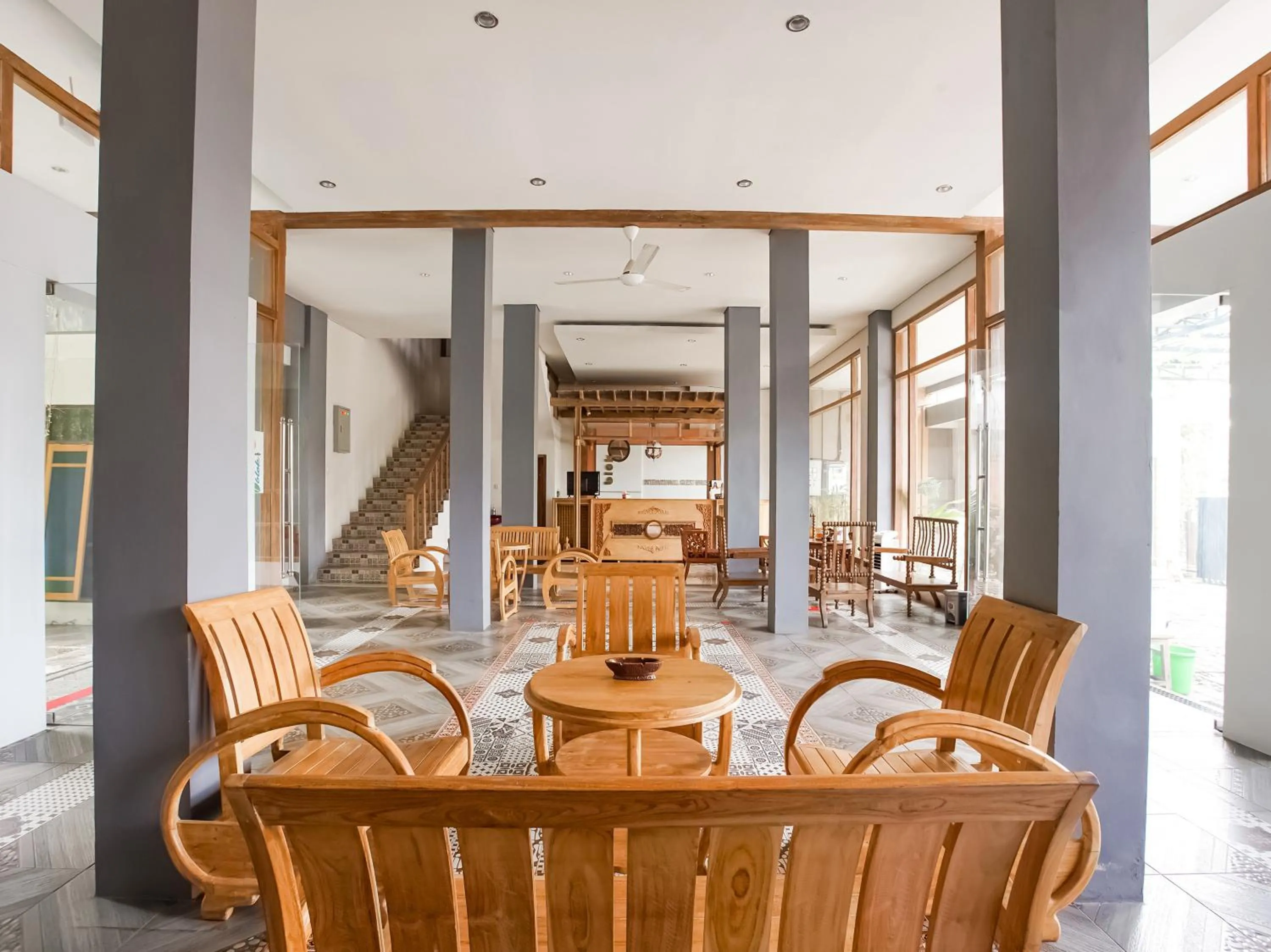 Area and facilities in Urbanview Hotel Blok O International by RedDoorz