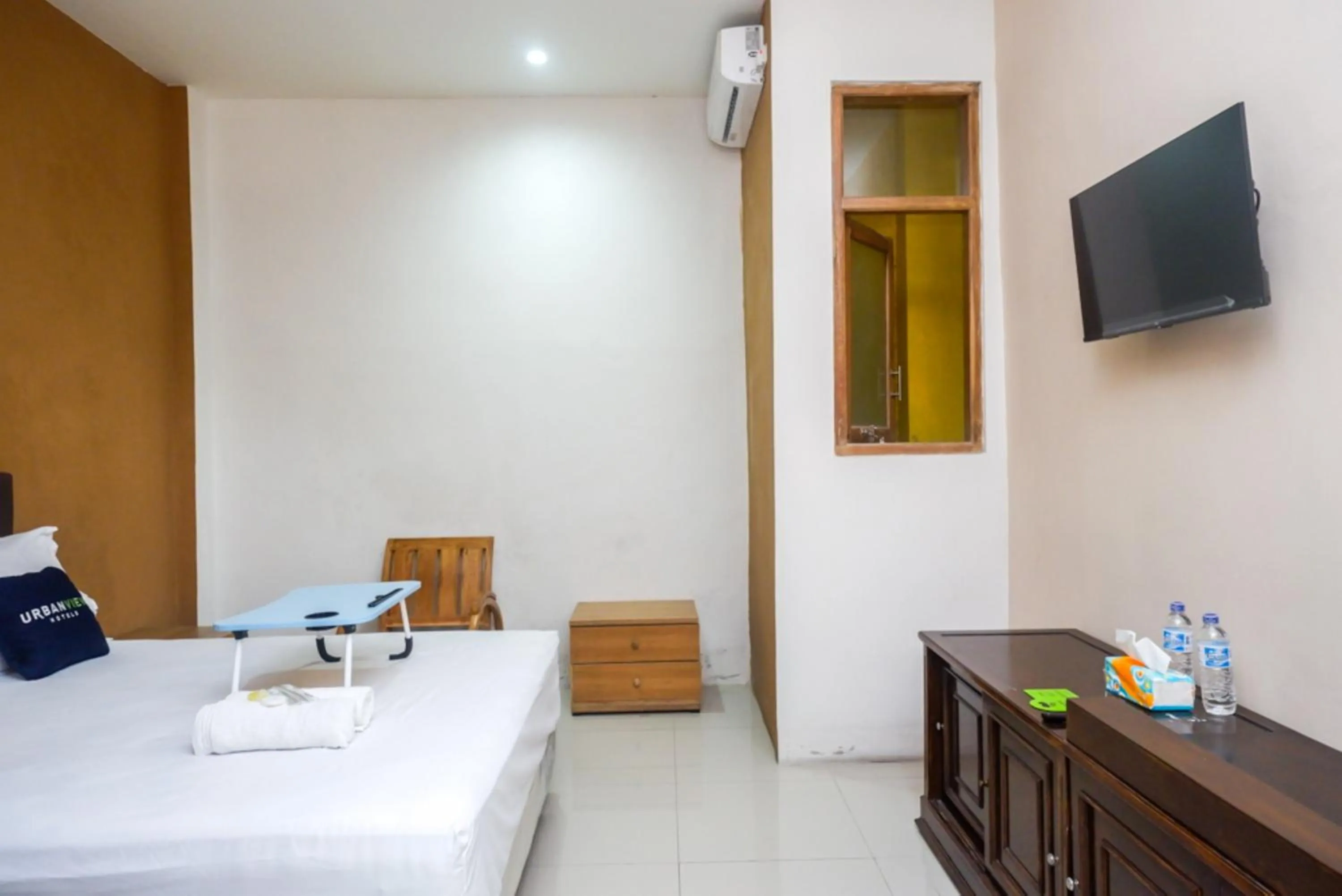 Urbanview Hotel Blok O International by RedDoorz