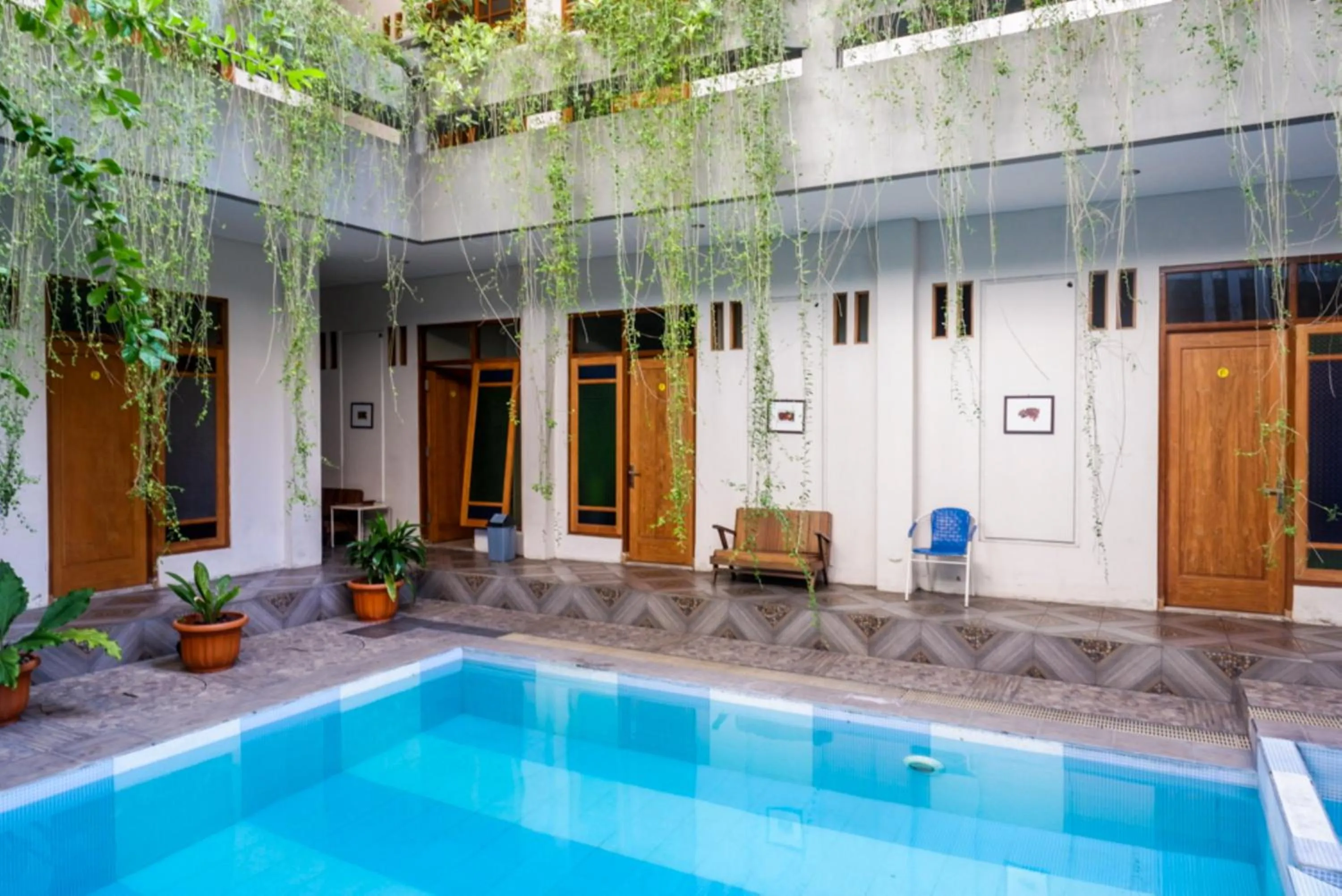 Urbanview Hotel Blok O International by RedDoorz