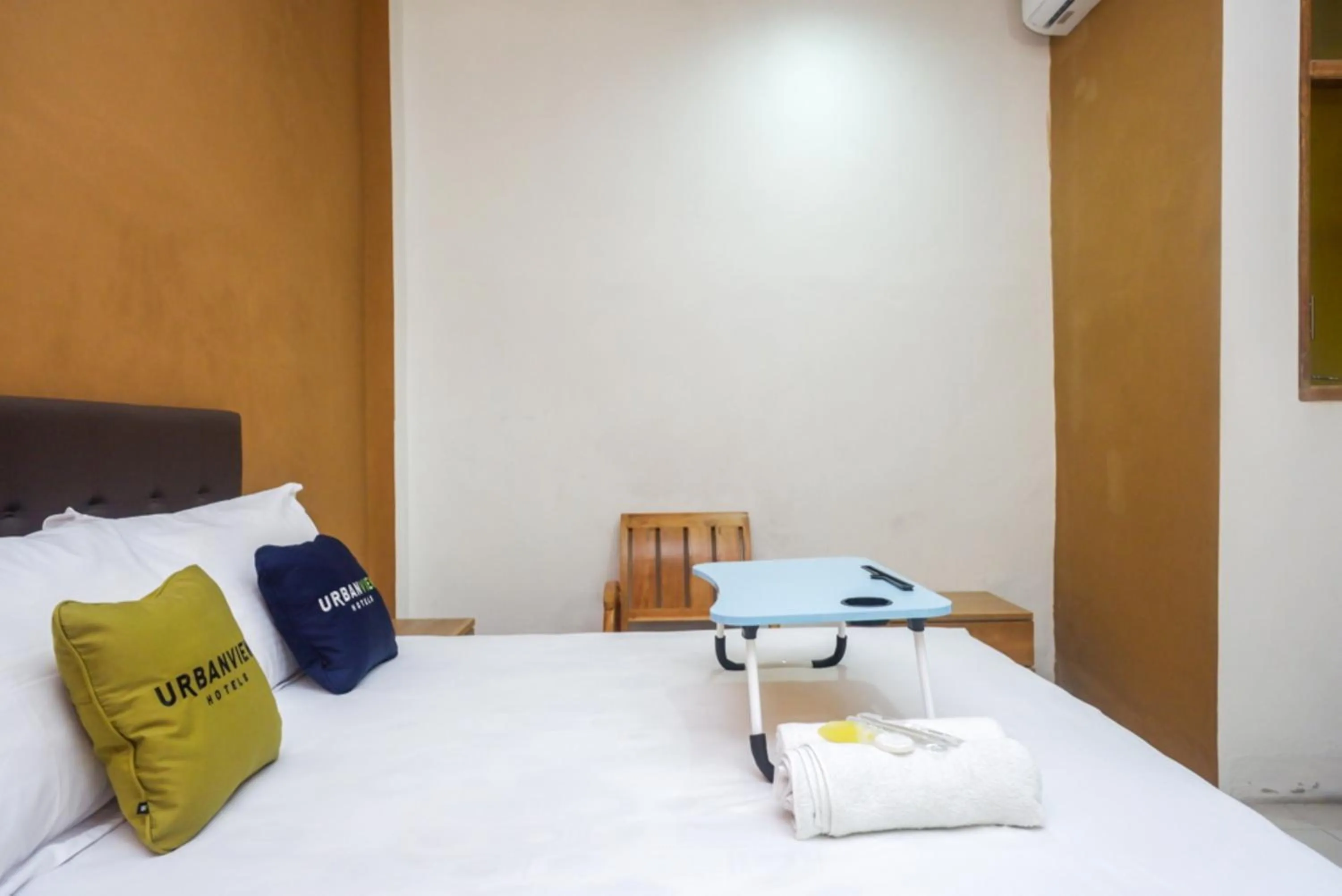 Urbanview Hotel Blok O International by RedDoorz