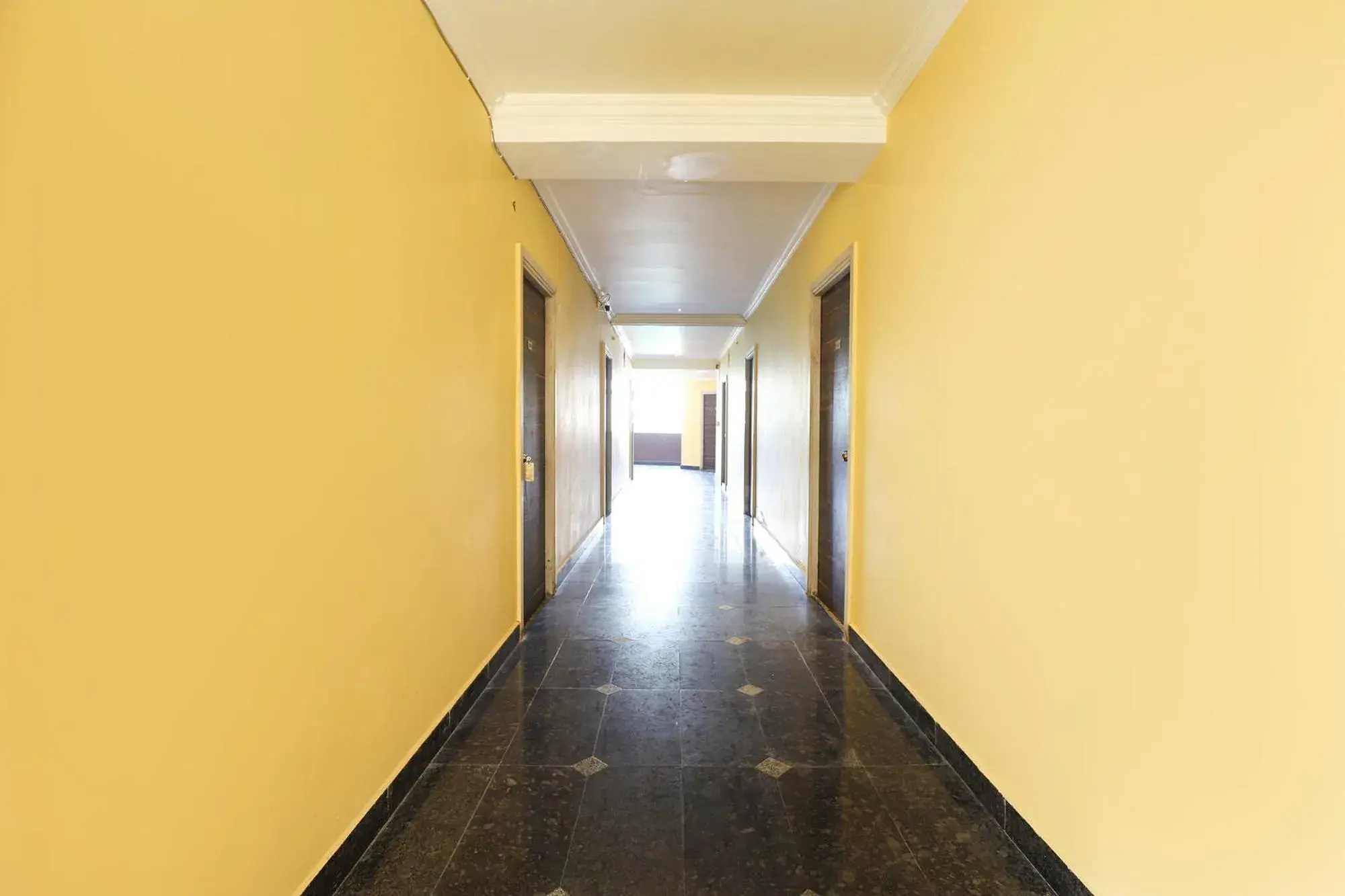 Lobby or reception in FabHotel Chamiers Park - Nandanam Lobby or reception in FabHotel Chamiers Park - Nandanam