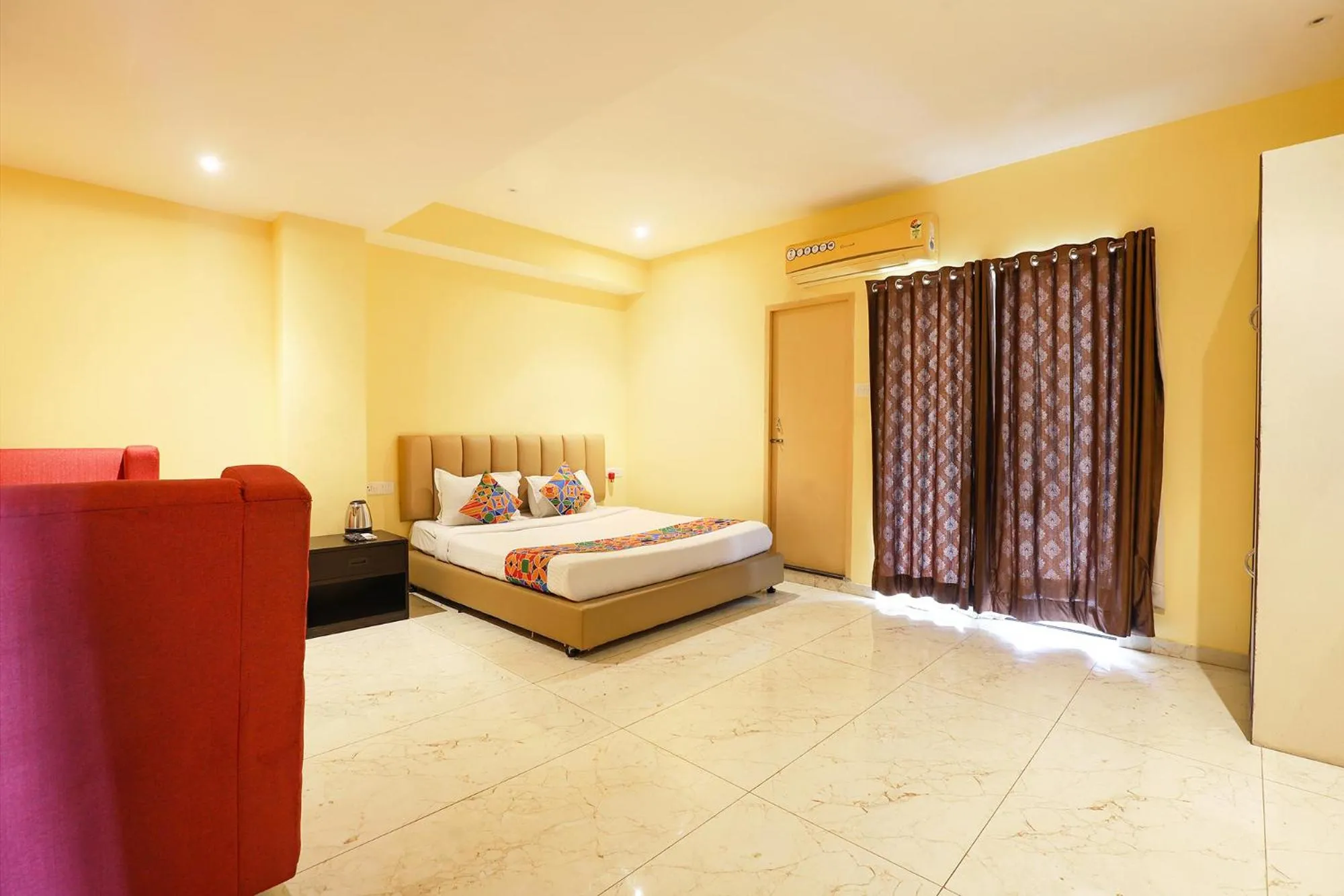 Bed in FabHotel Chamiers Park - Nandanam