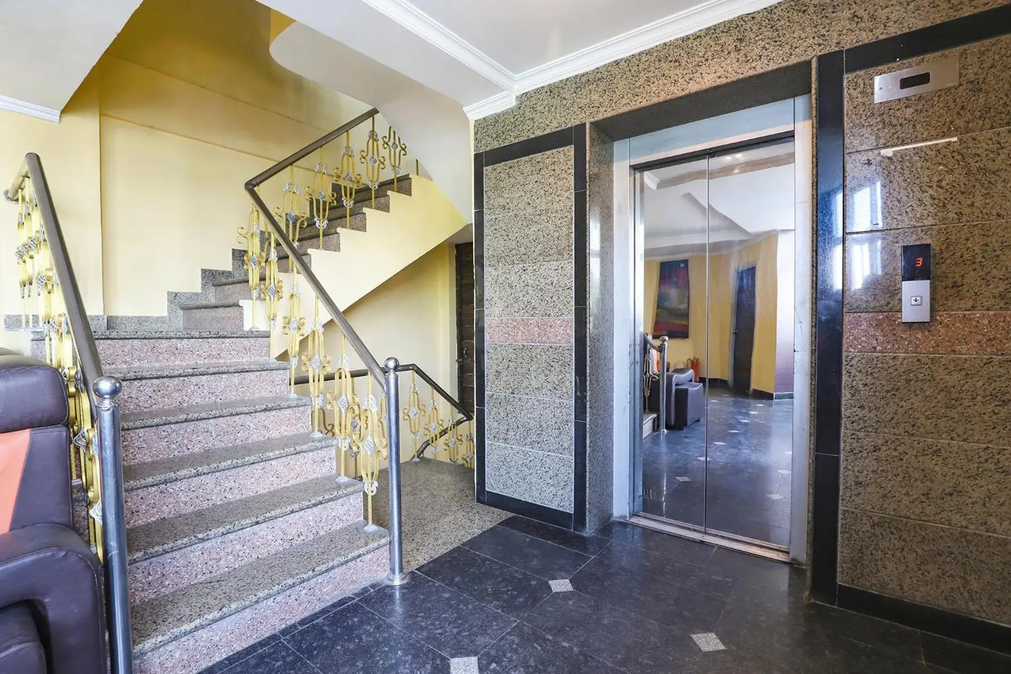 Lobby or reception in FabHotel Chamiers Park - Nandanam Lobby or reception in FabHotel Chamiers Park - Nandanam