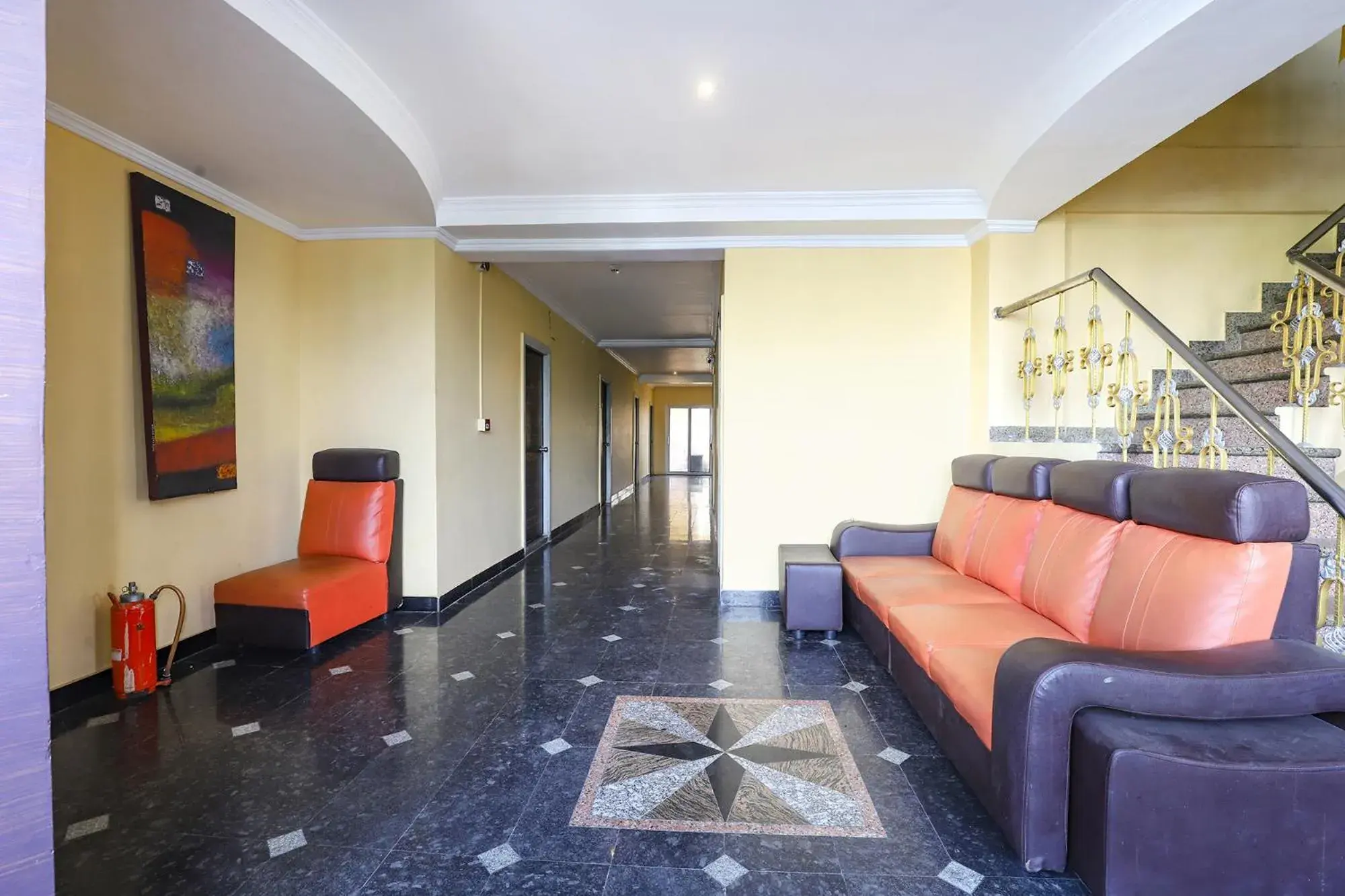 Lobby or reception in FabHotel Chamiers Park - Nandanam Lobby or reception in FabHotel Chamiers Park - Nandanam