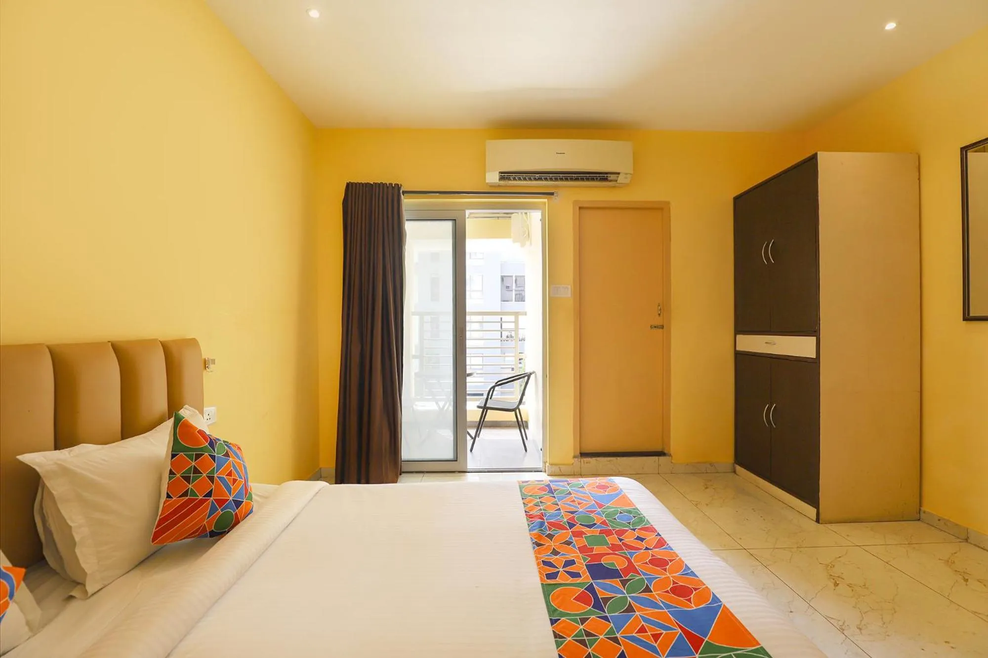 Bed in FabHotel Chamiers Park - Nandanam