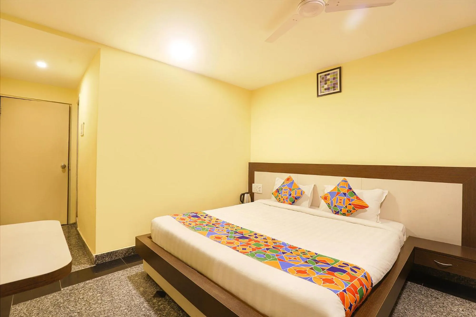 Bed in FabHotel Chamiers Park - Nandanam