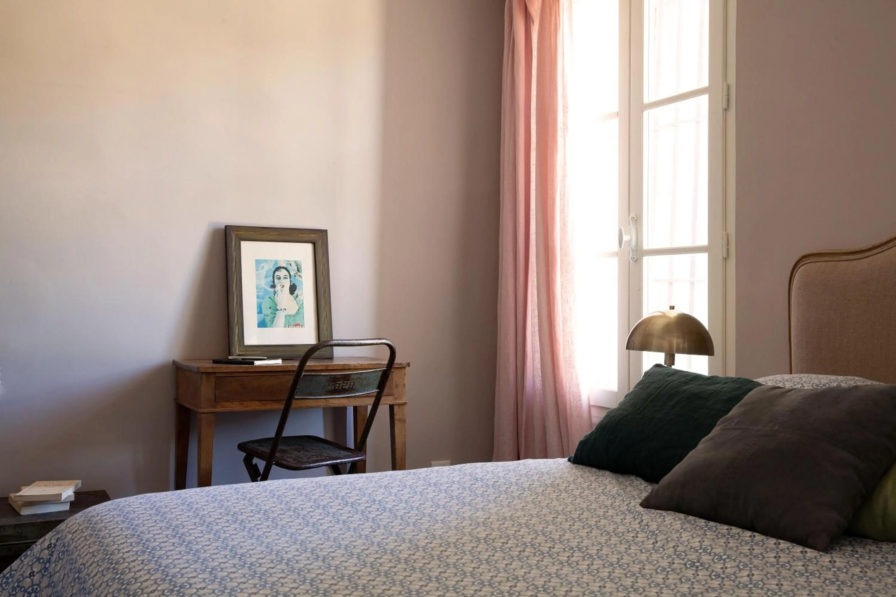 Bedroom, Bed in la maiZon