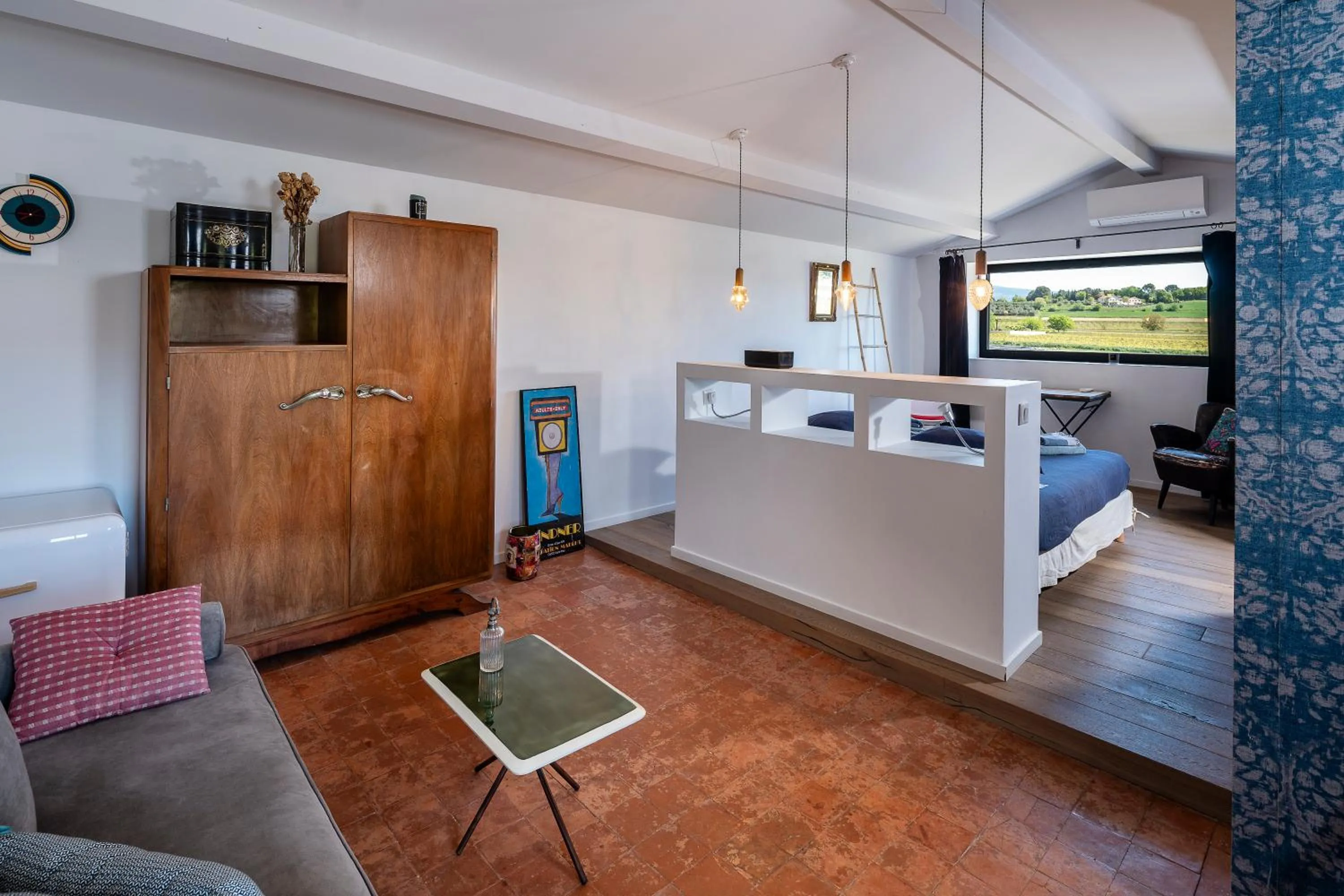 Photo of the whole room, Bed in la maiZon