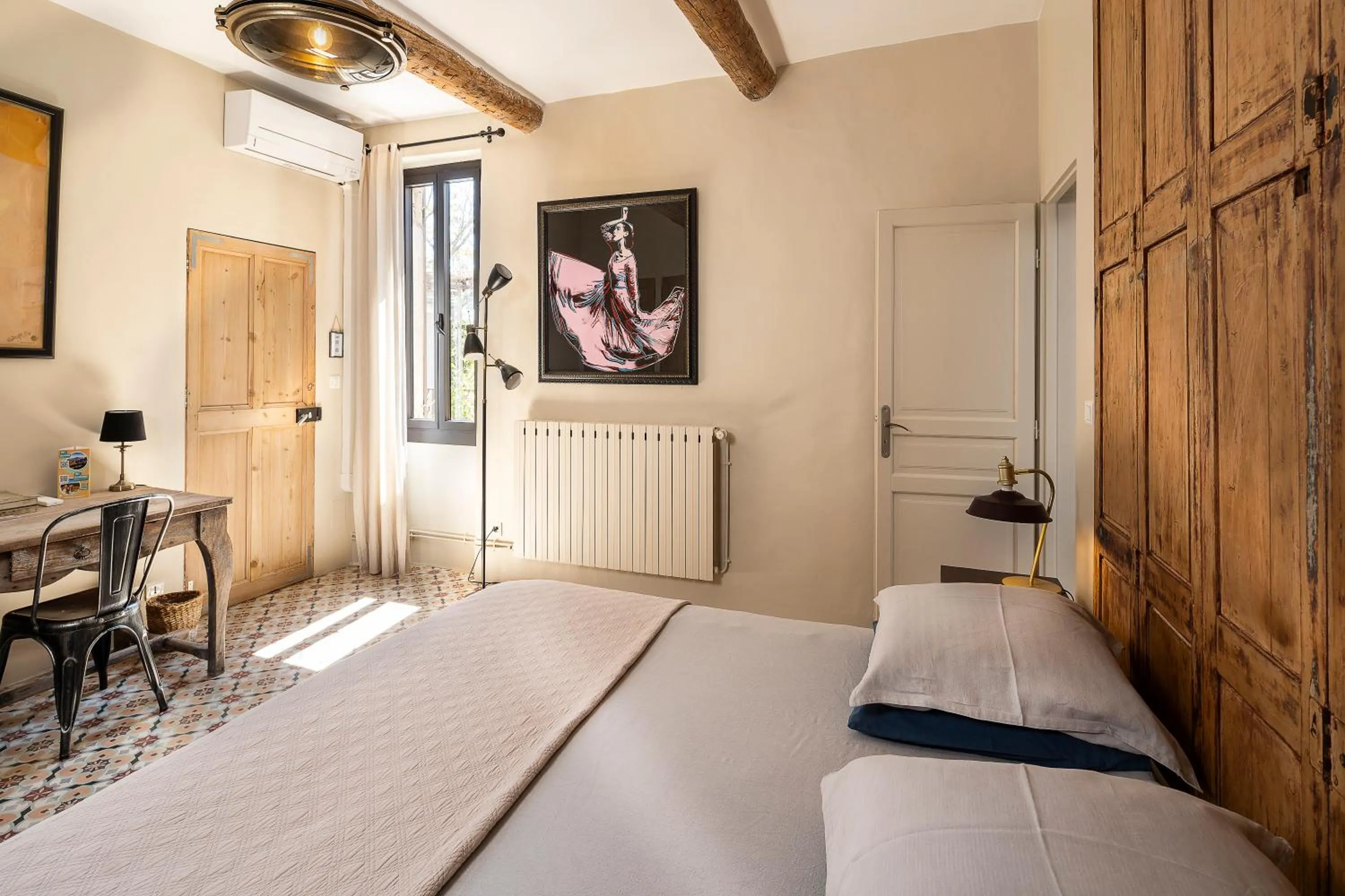 Photo of the whole room, Bed in la maiZon