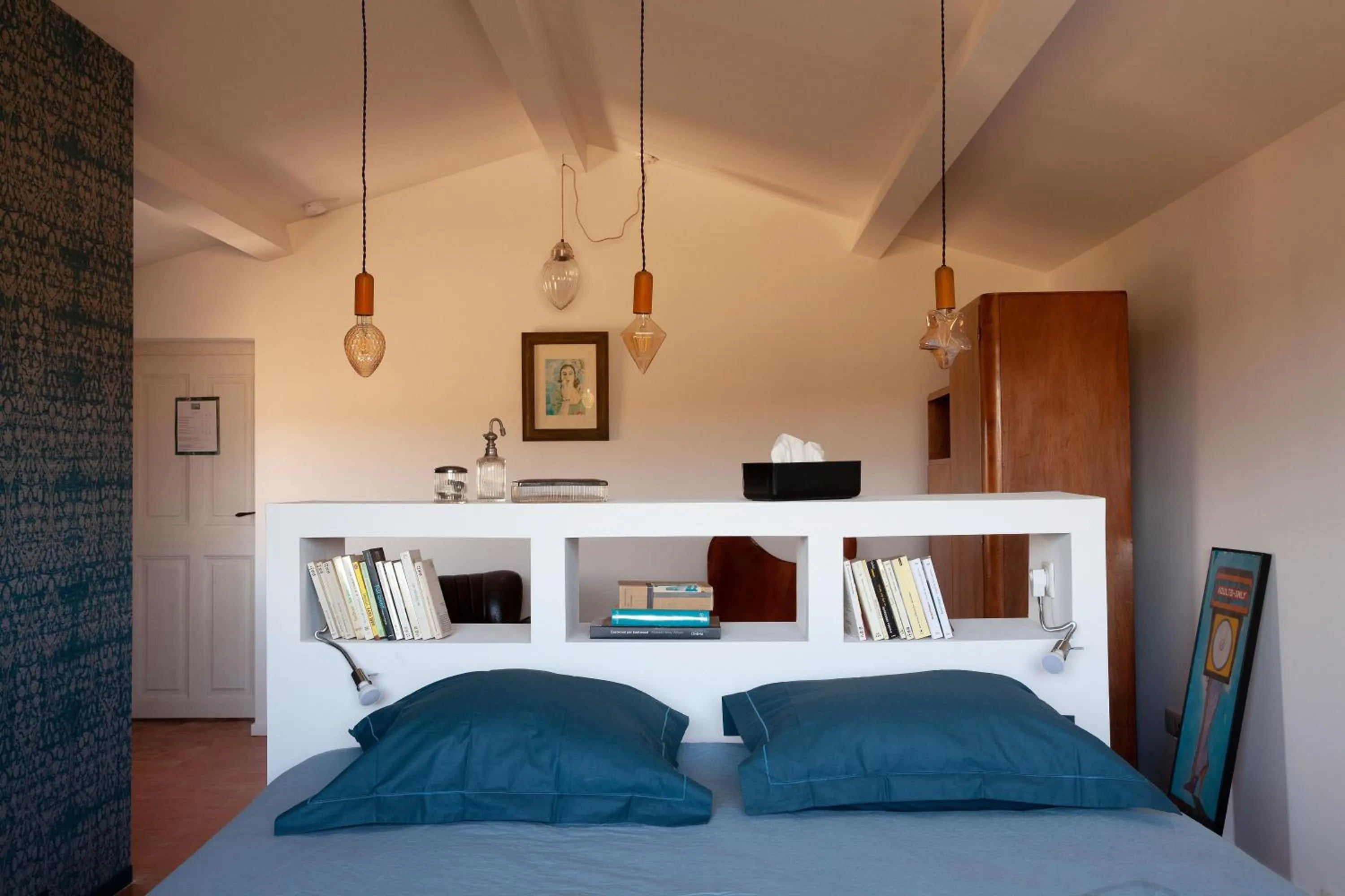 Photo of the whole room, Bed in la maiZon