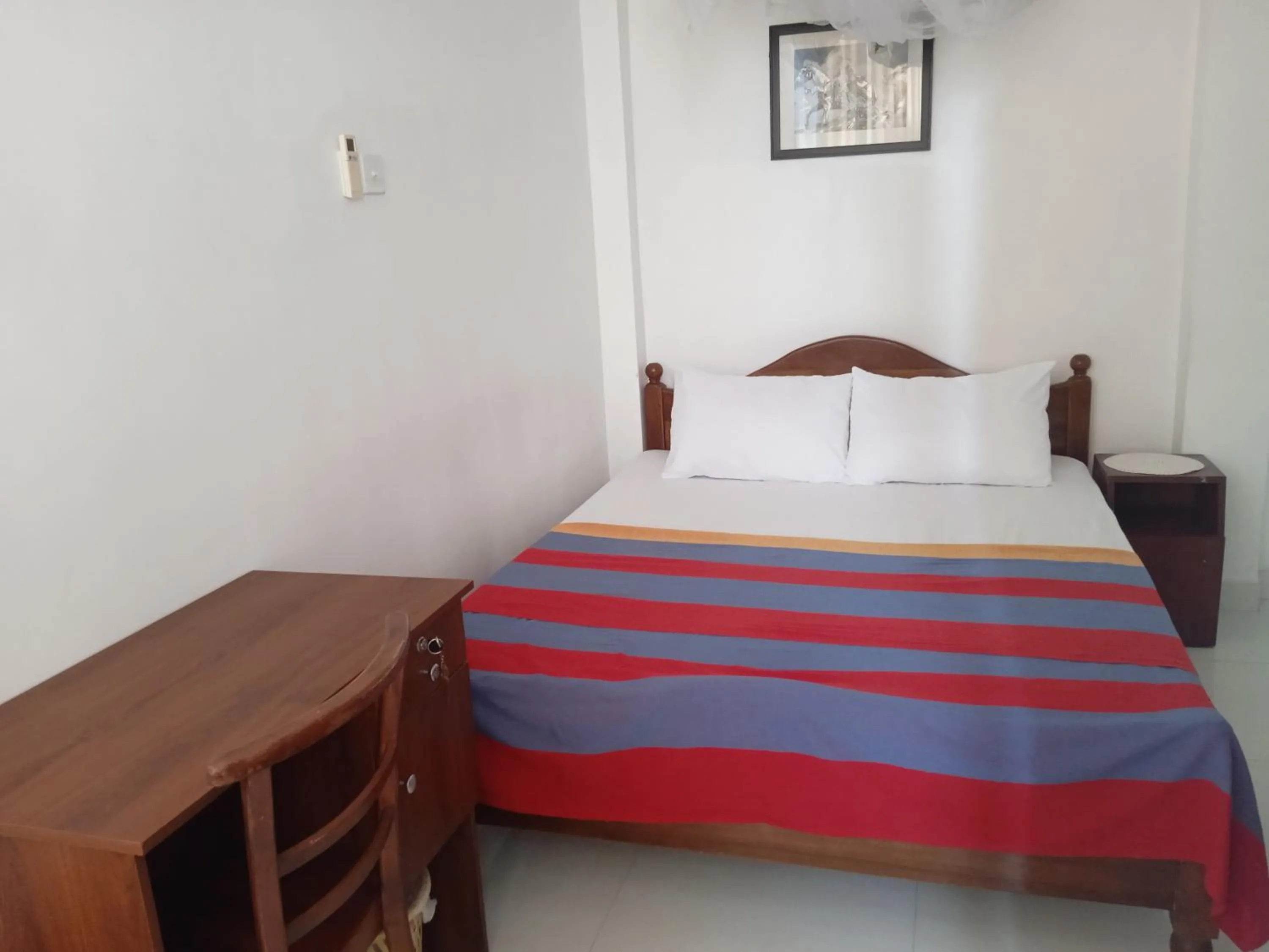 Double Room with Balcony - single occupancy in Alex Home Stay