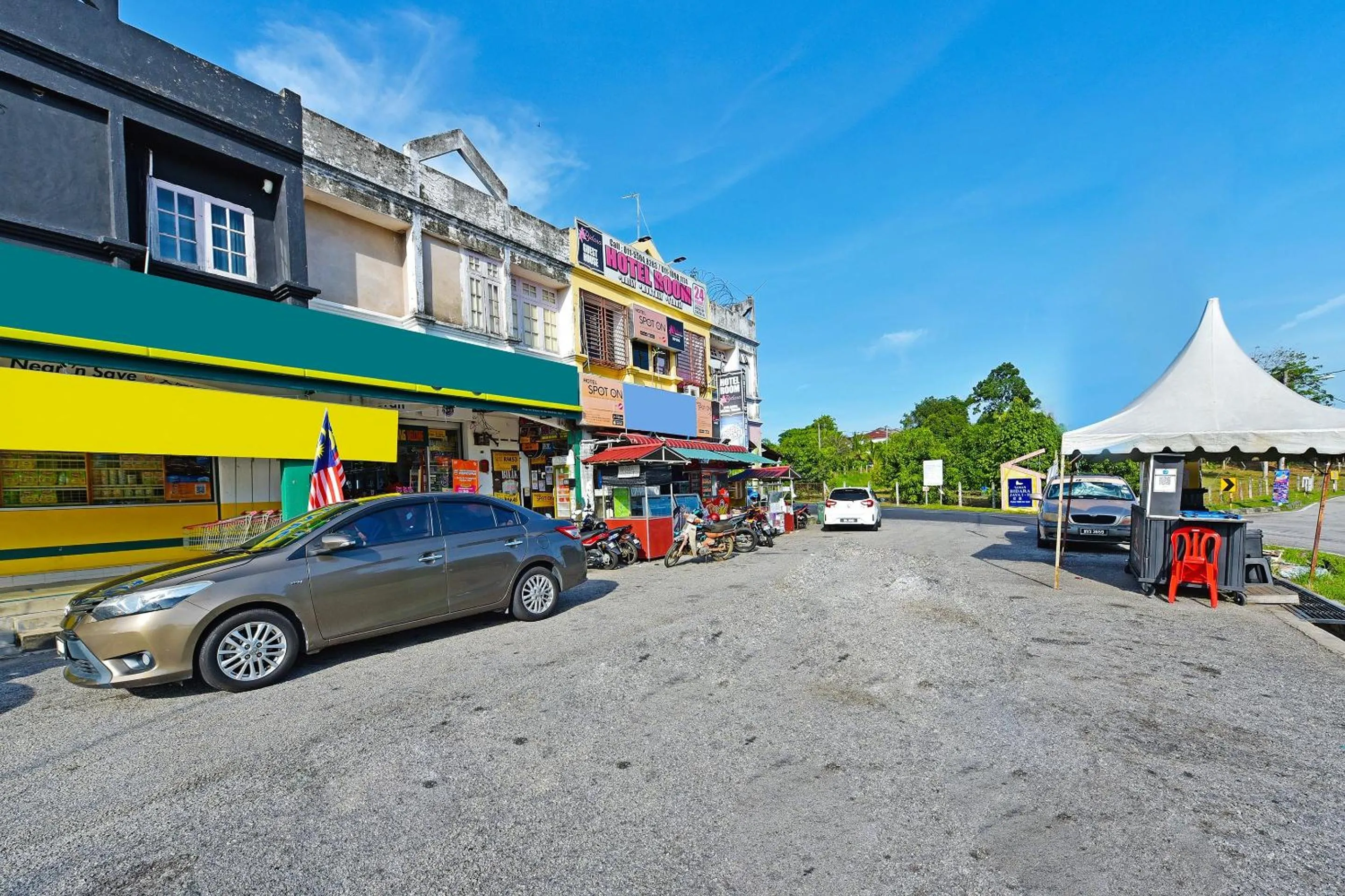 Facade/entrance in Hotel O Bidara Guest House