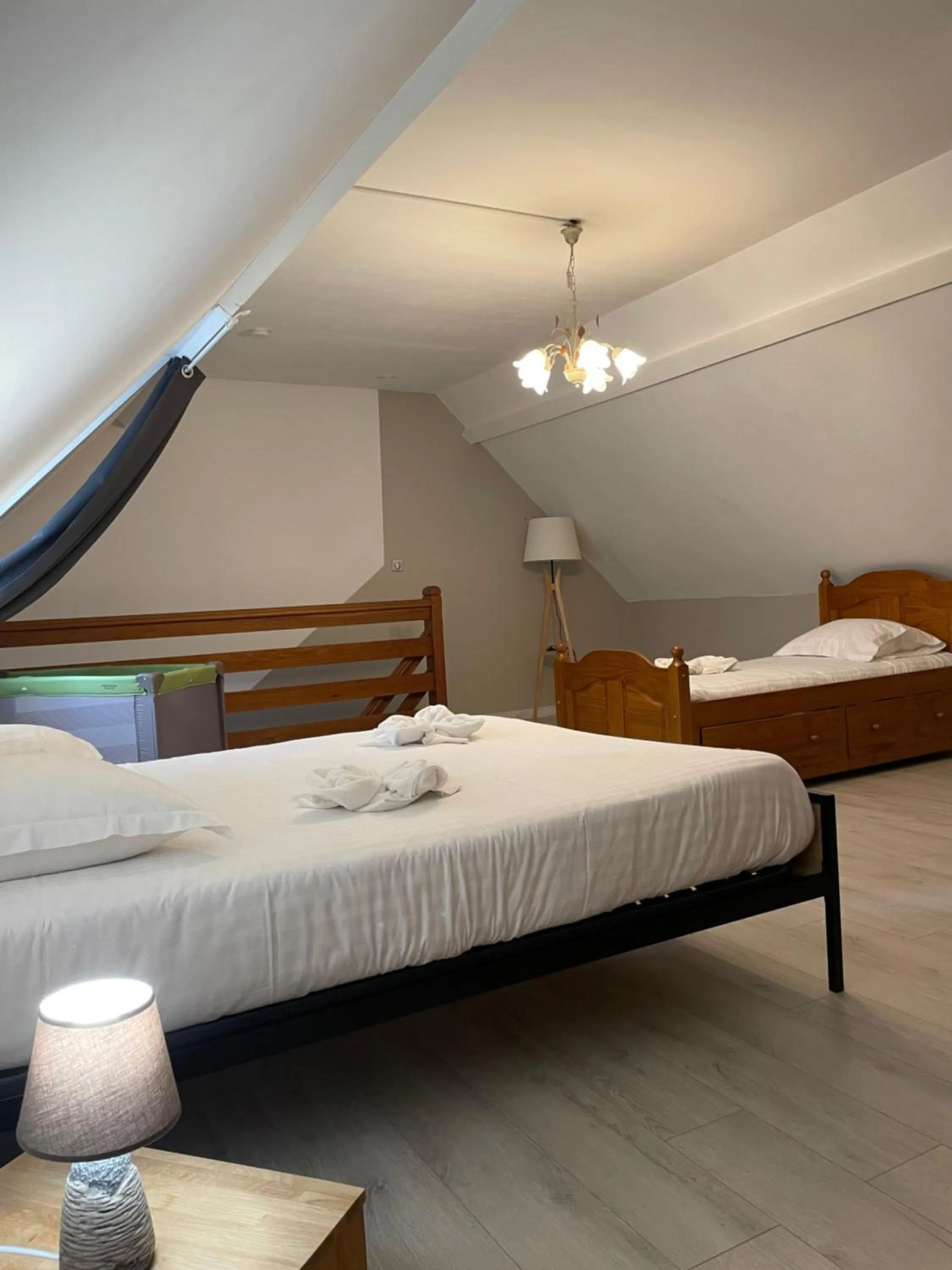 Bed in Logis Hôtel- Restaurant Le Relais Guillaume de Normandy