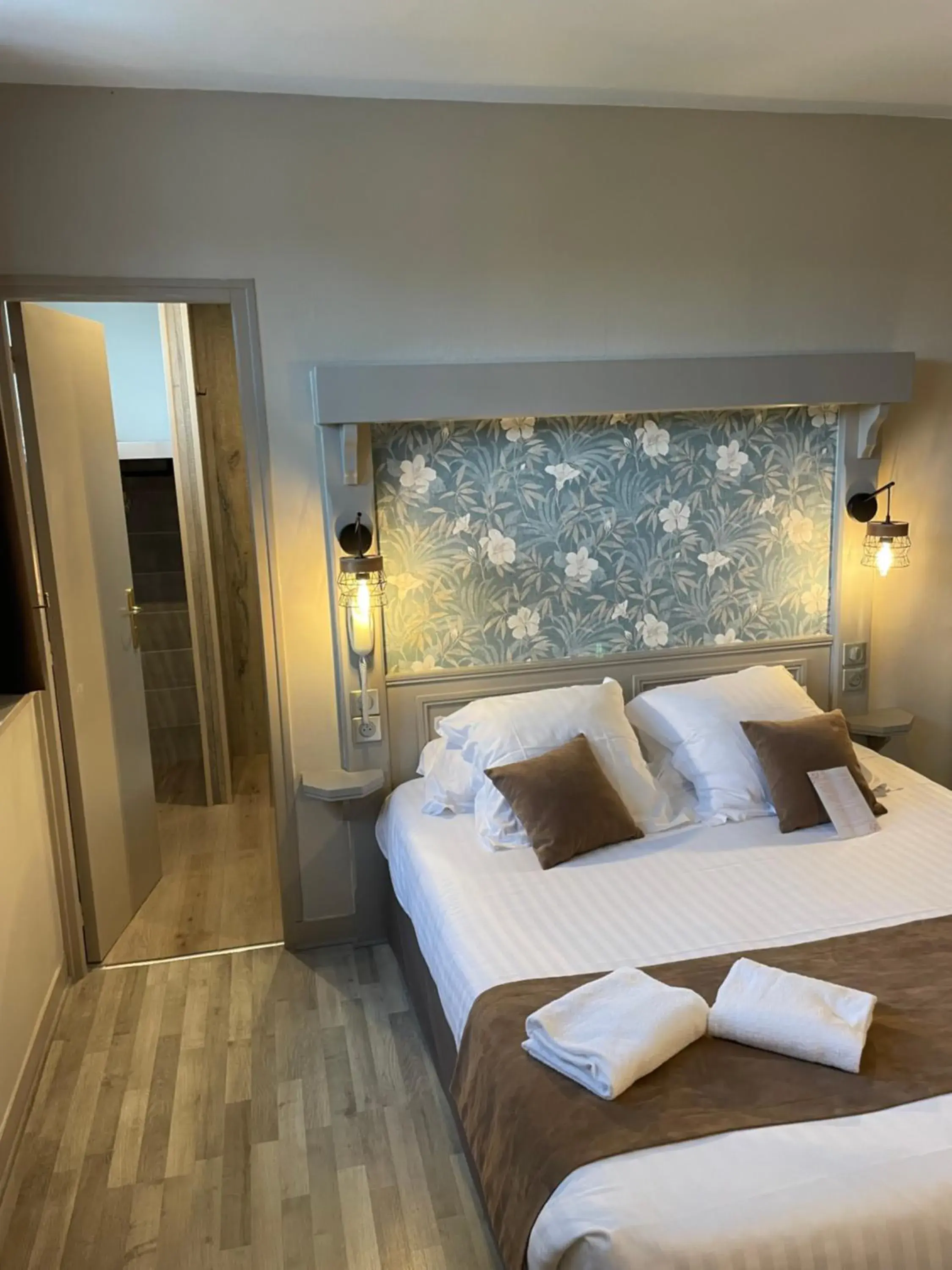 Logis Hôtel- Restaurant Le Relais Guillaume de Normandy Logis Hôtel- Restaurant Le Relais Guillaume de Normandy