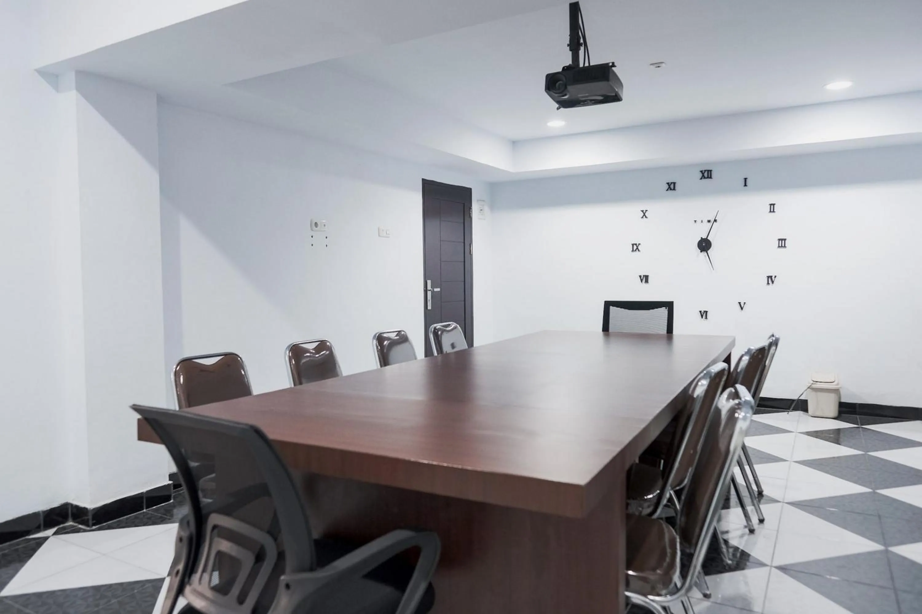 Meeting/conference room in Sans Hotel Cemara Asri Medan