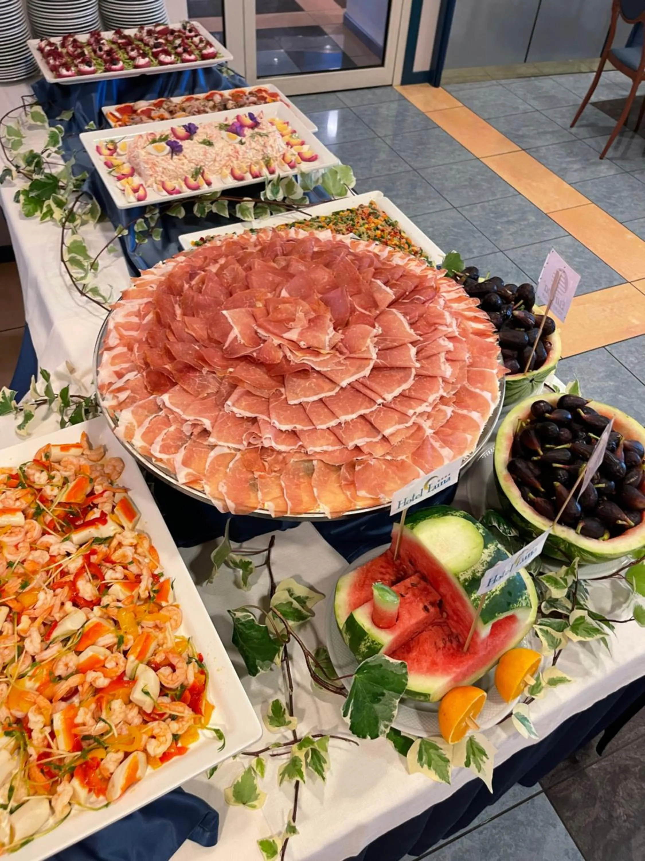 Food and drinks in Hotel Luna