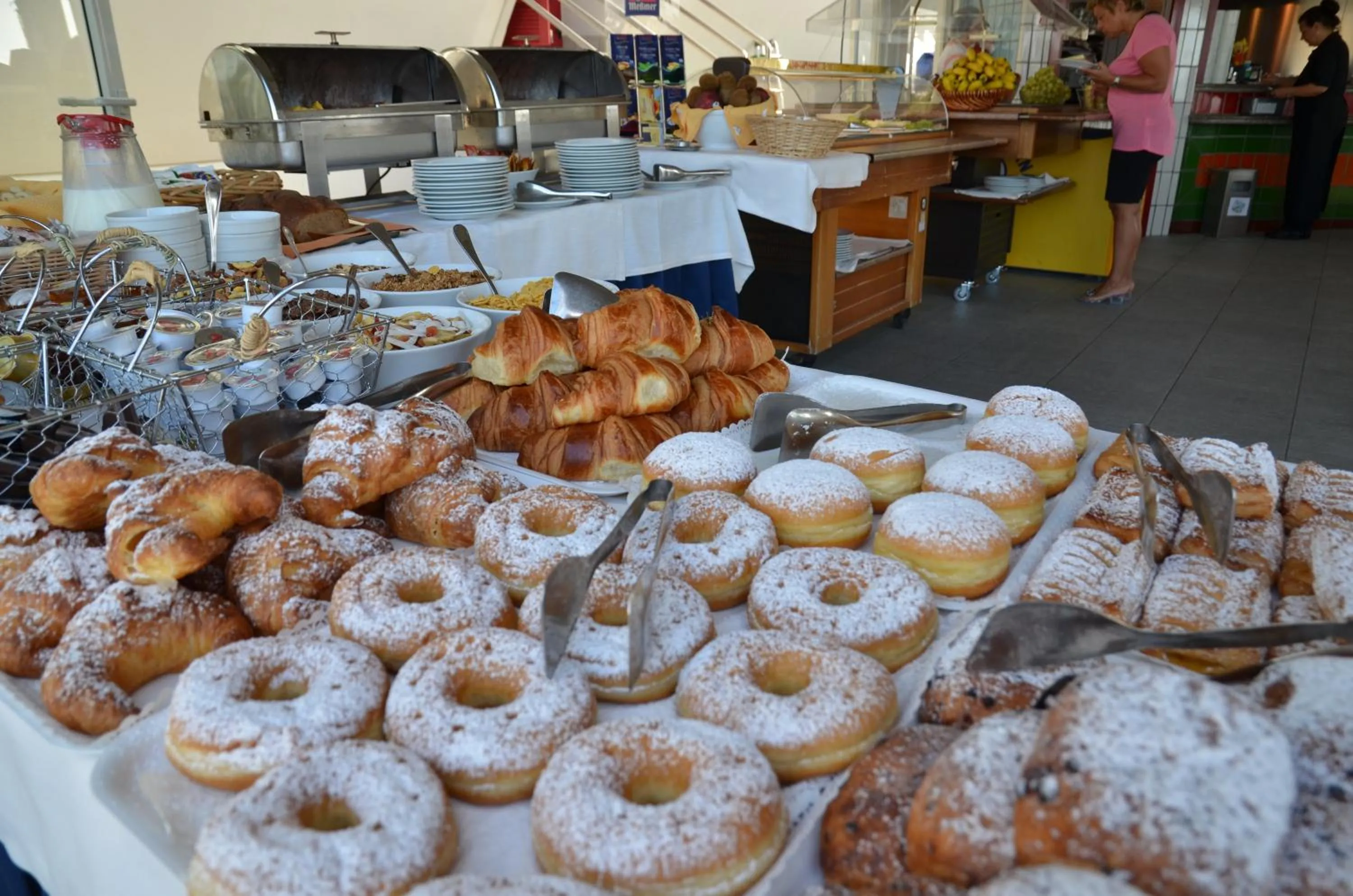 Food and drinks in Aparthotel Imperial