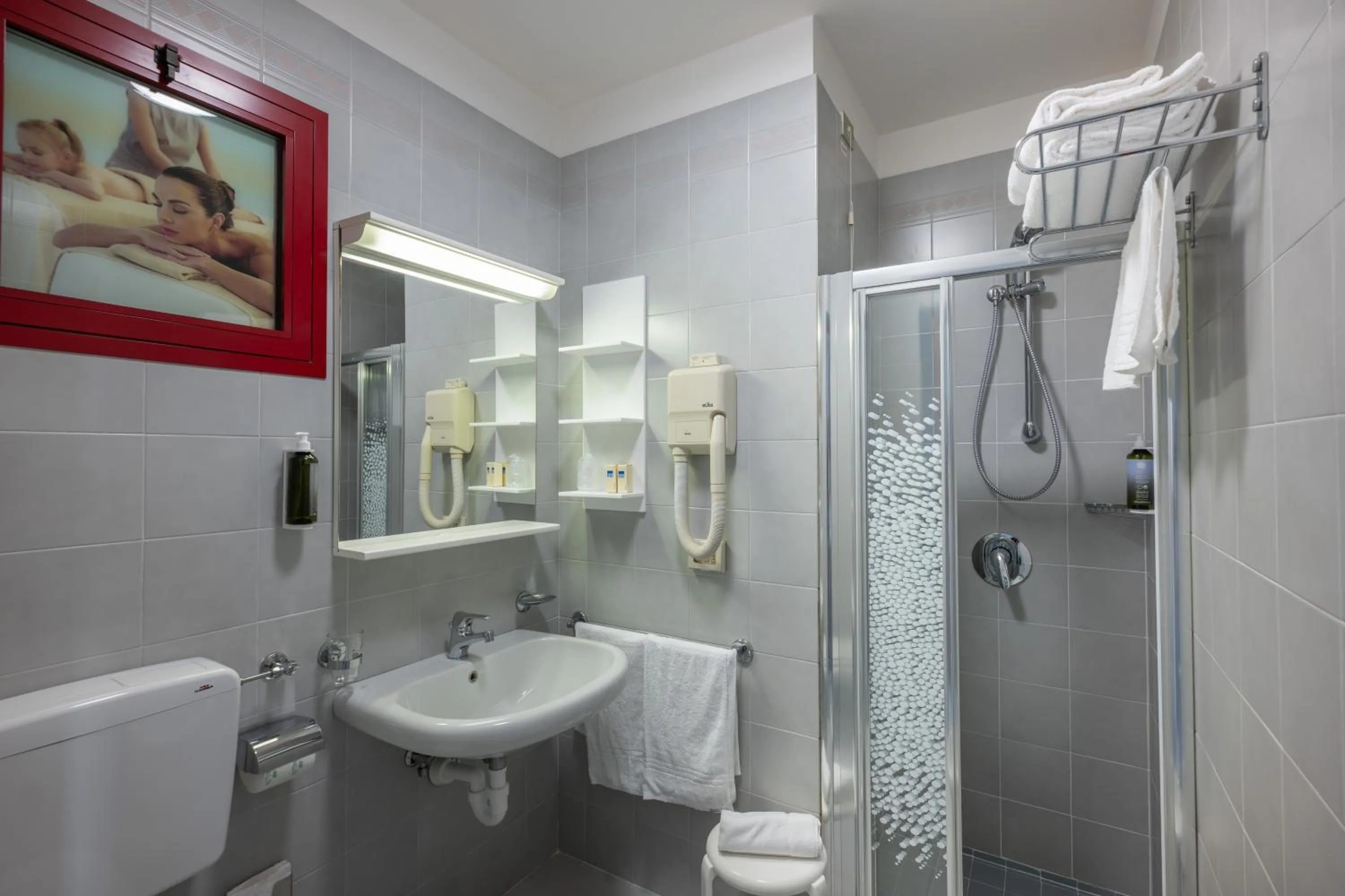 Bathroom in Aparthotel Imperial