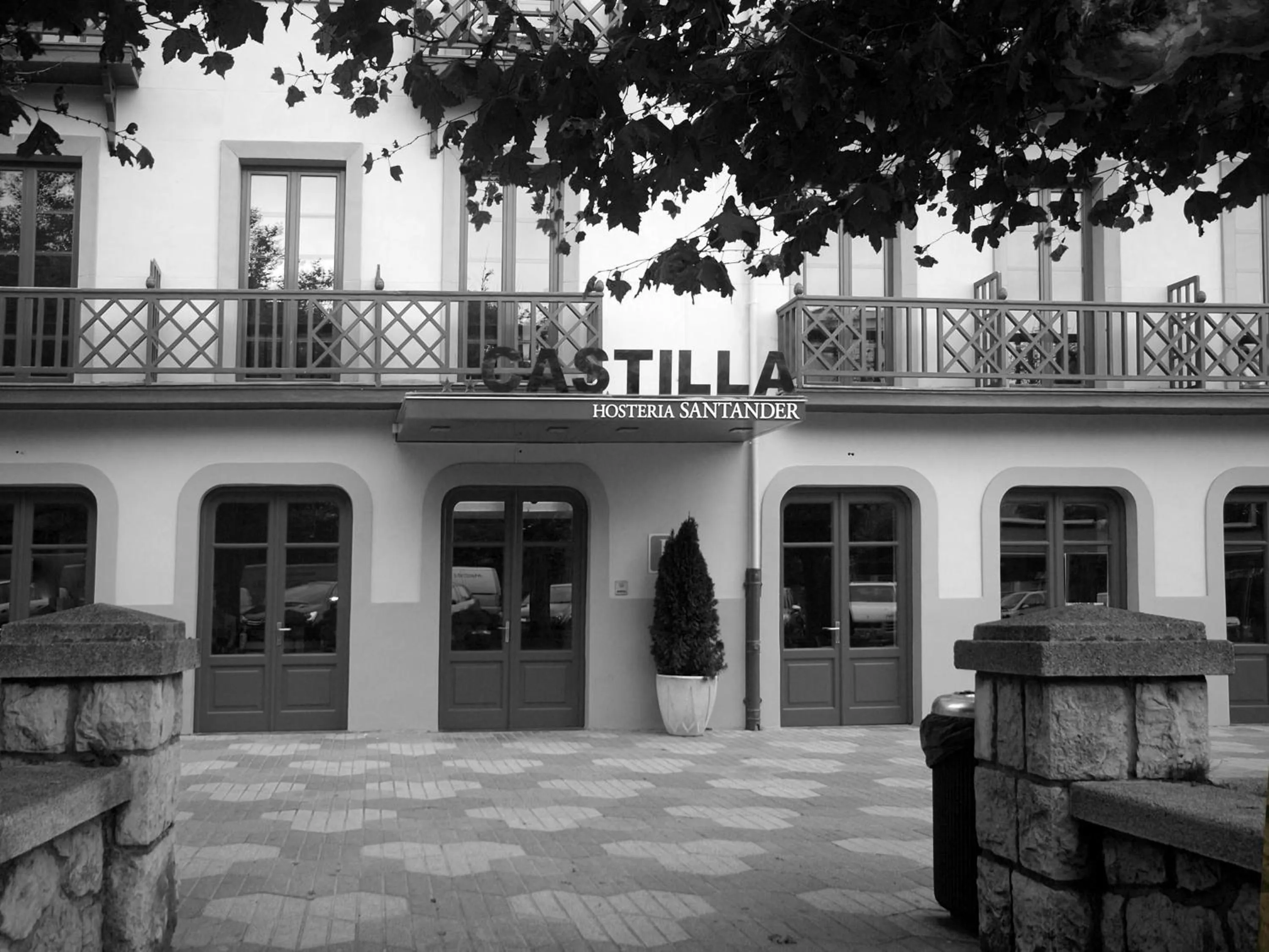 Facade/entrance in Hosteria Santander