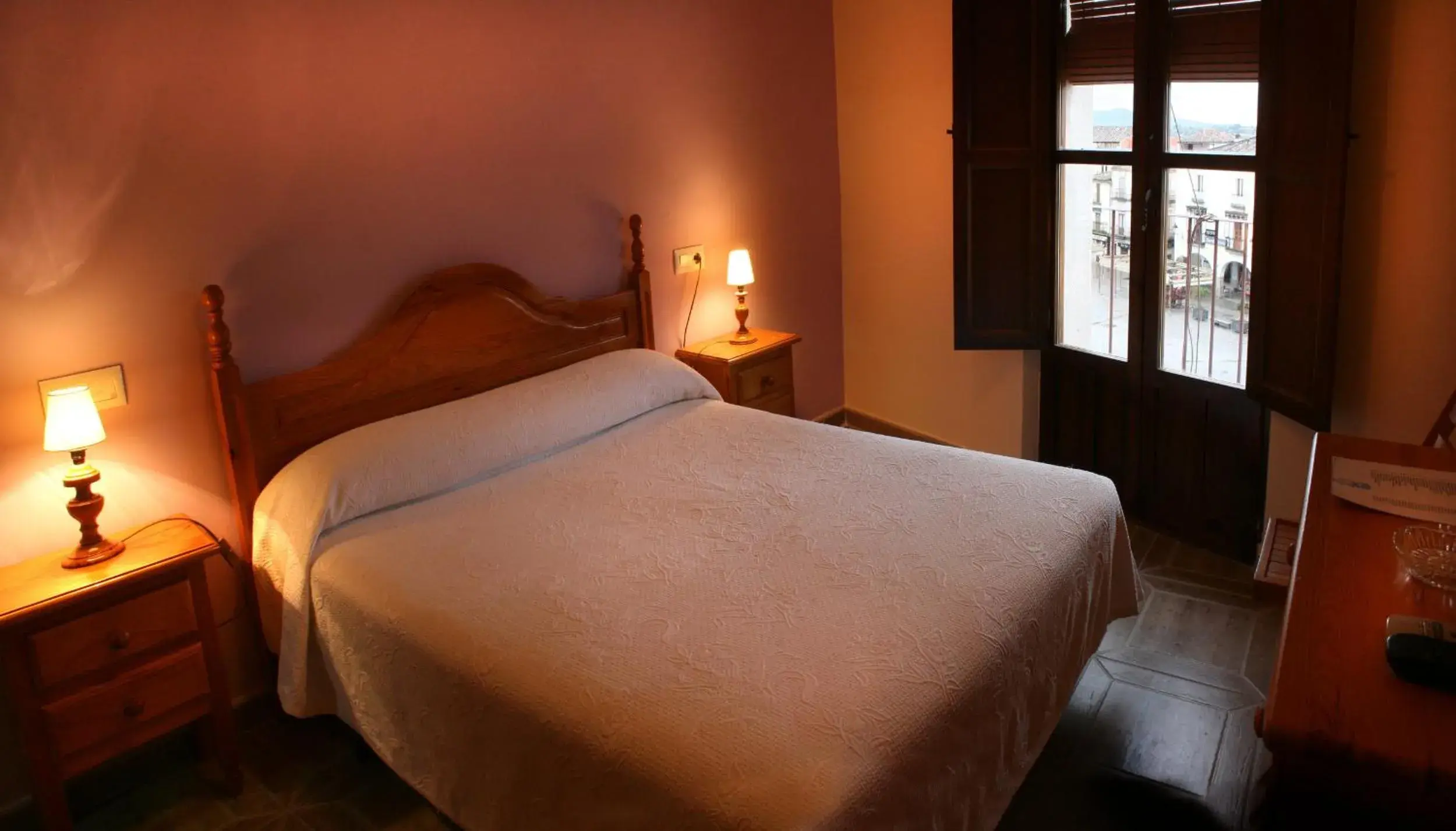 Double or Twin Room with Balcony in Alojamientos Trujillo Plaza Mayor Double or Twin Room with Balcony in Alojamientos Trujillo Plaza Mayor