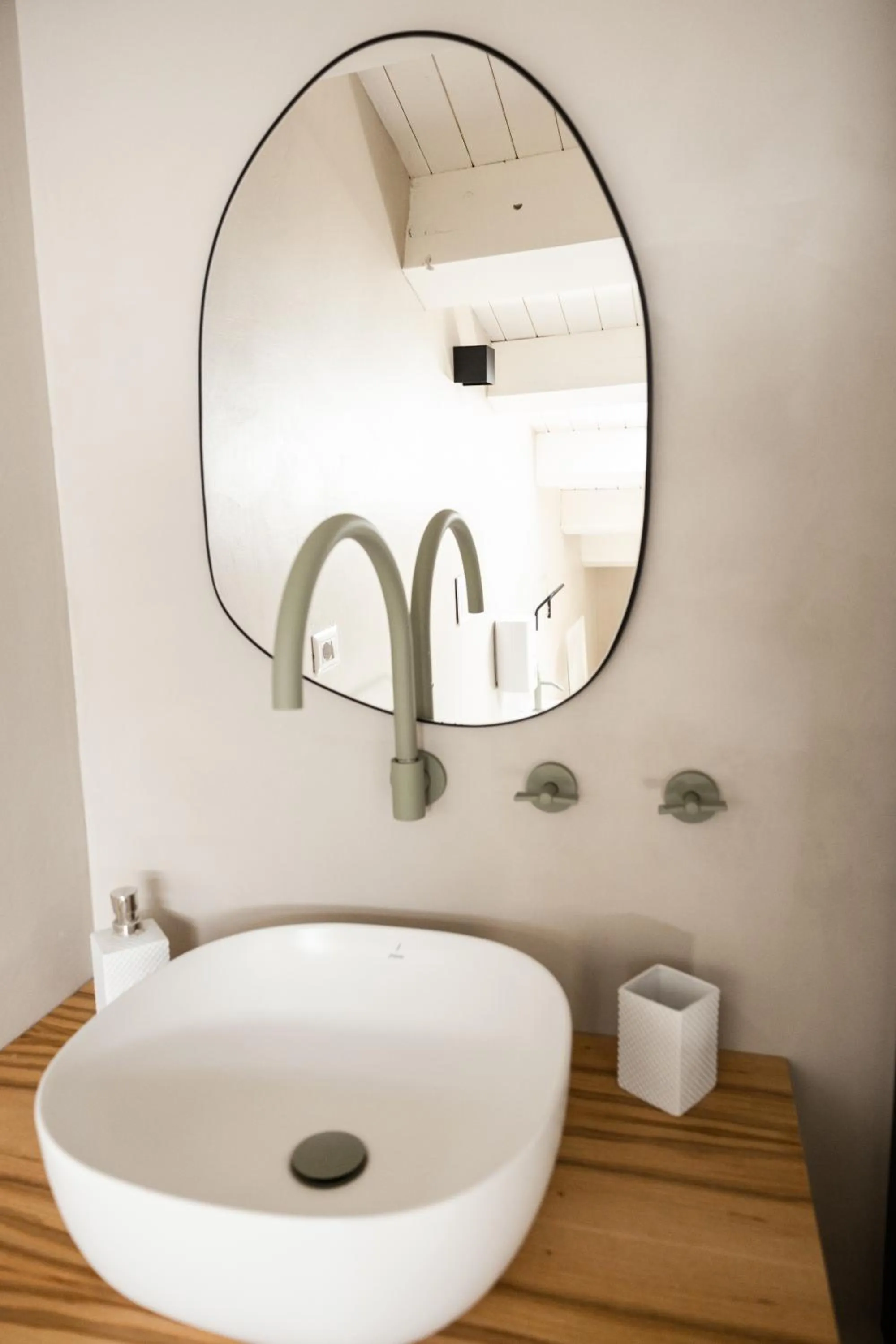 Bathroom in Bianko EcoChic