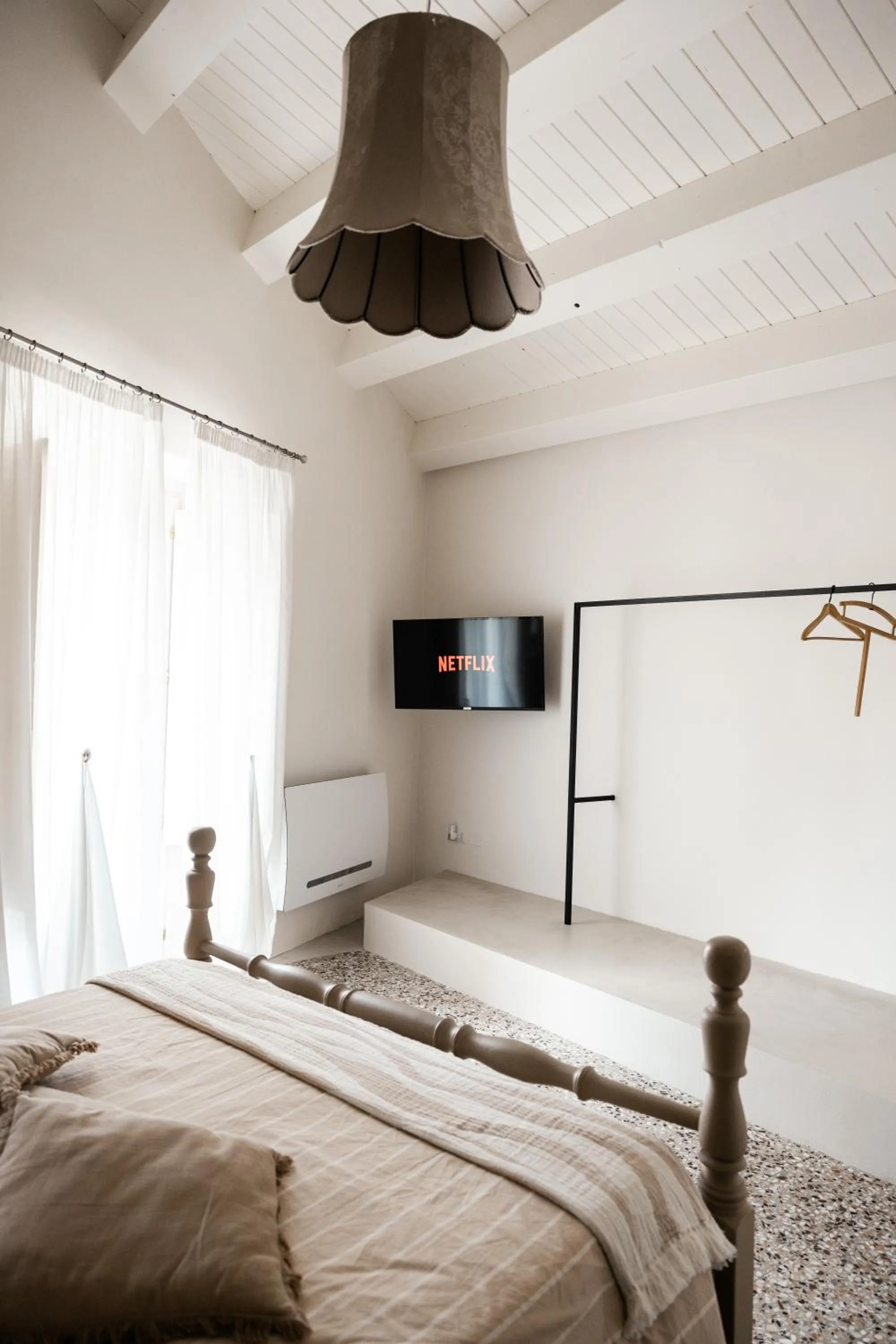 Bedroom, Bed in Bianko EcoChic