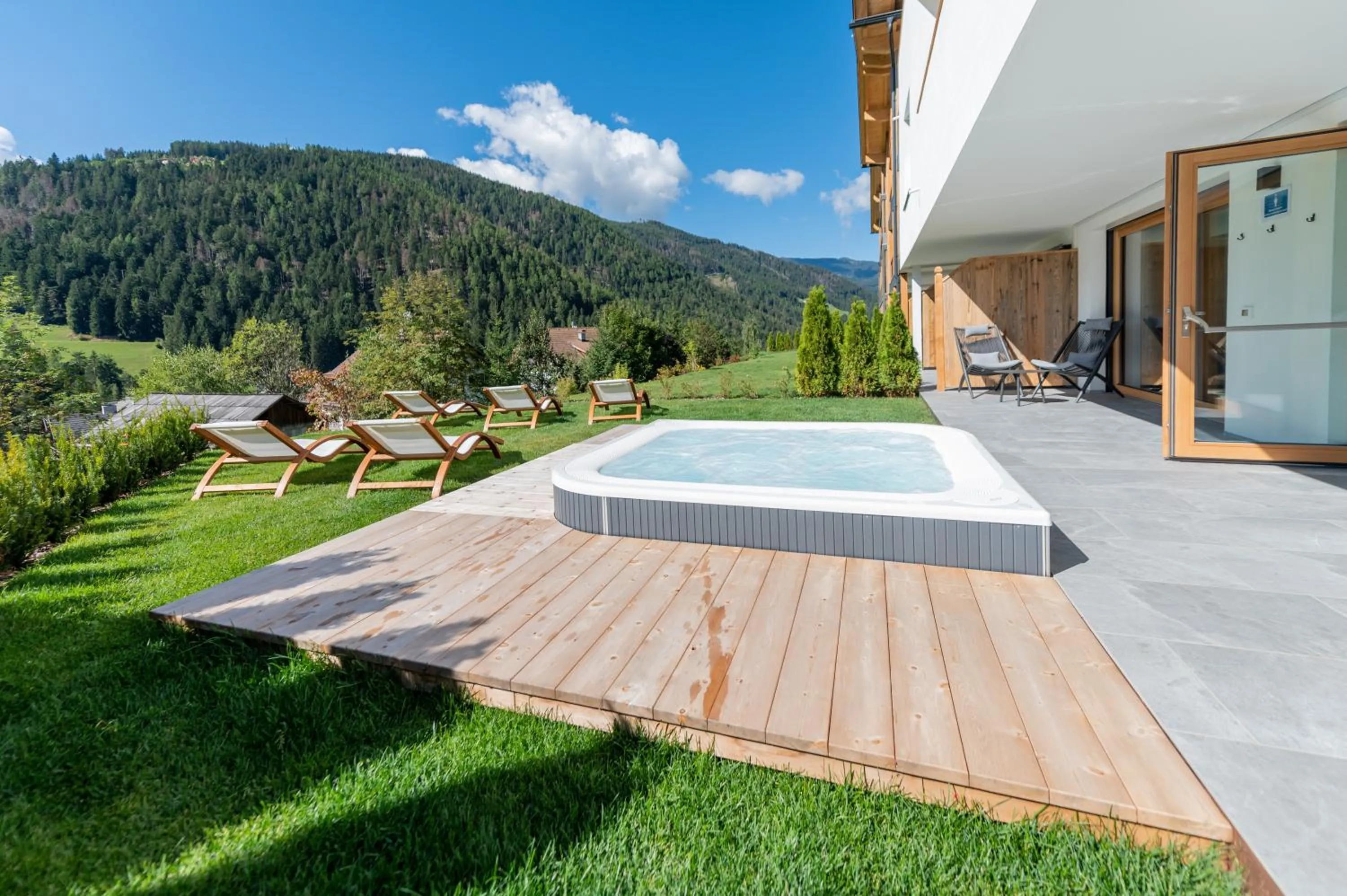 Garden in CHALET NORA