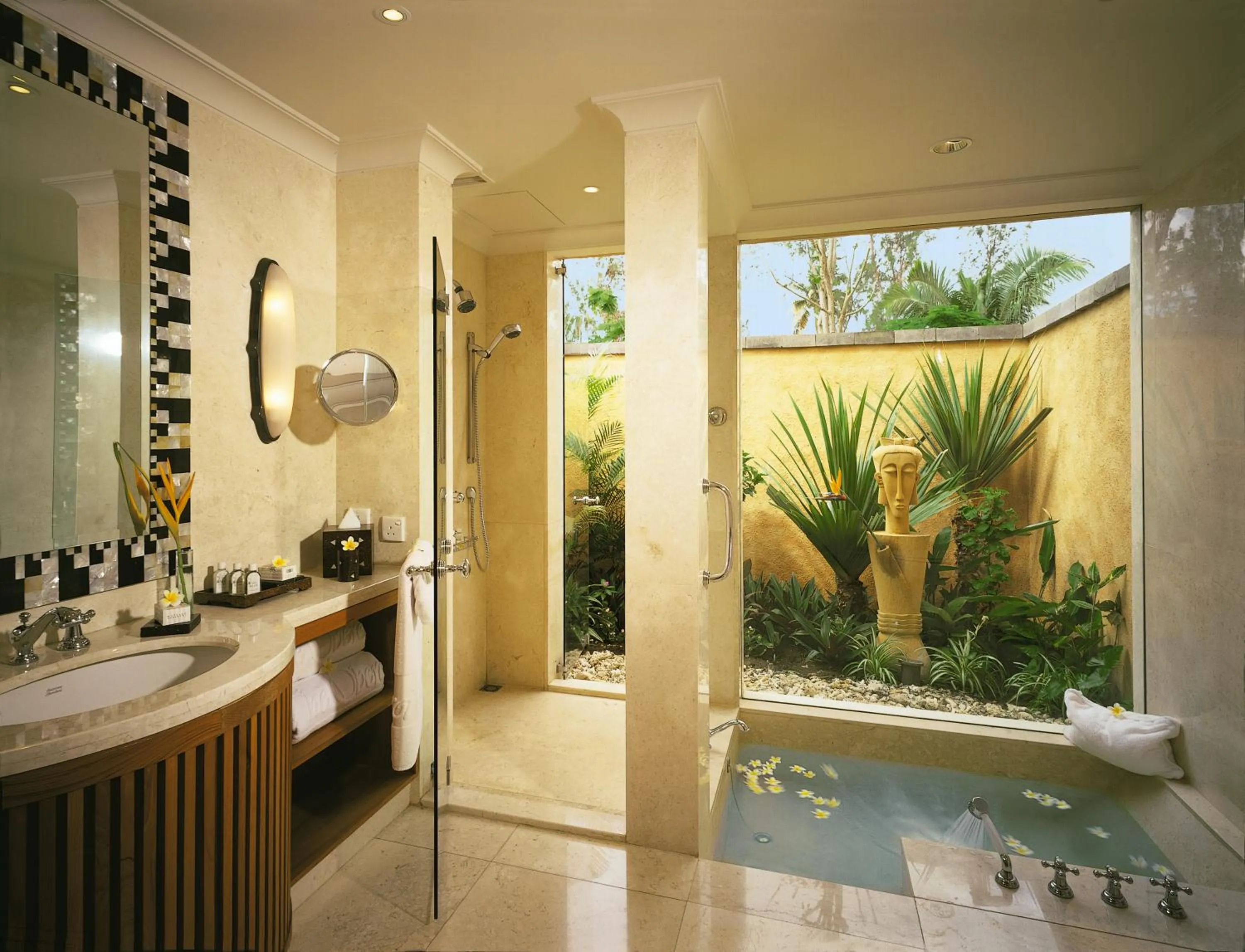 Shower in The Oberoi Beach Resort, Mauritius