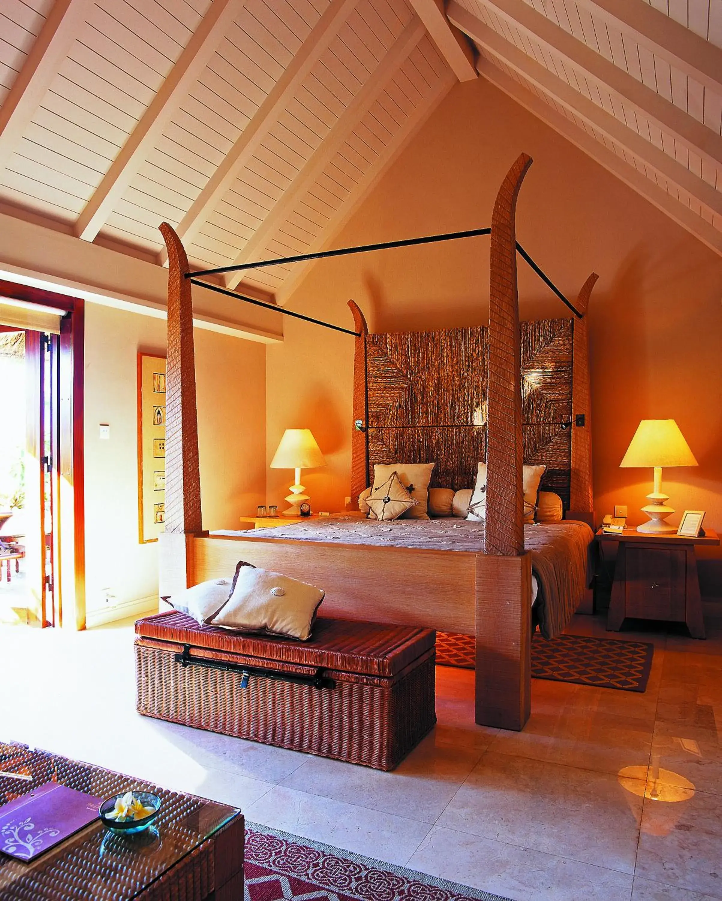 Photo of the whole room, Bed in The Oberoi Beach Resort, Mauritius Photo of the whole room, Bed in The Oberoi Beach Resort, Mauritius