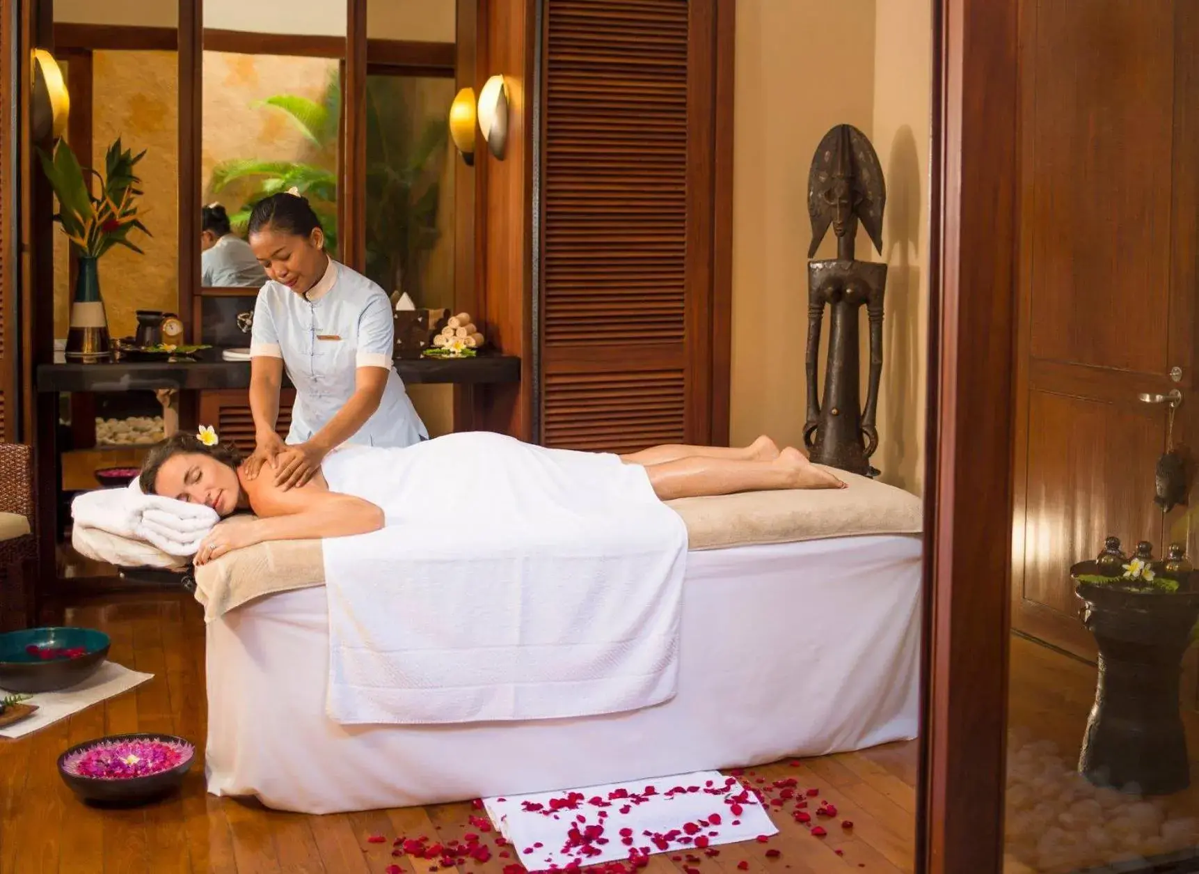 Massage in The Oberoi Beach Resort, Mauritius Massage in The Oberoi Beach Resort, Mauritius