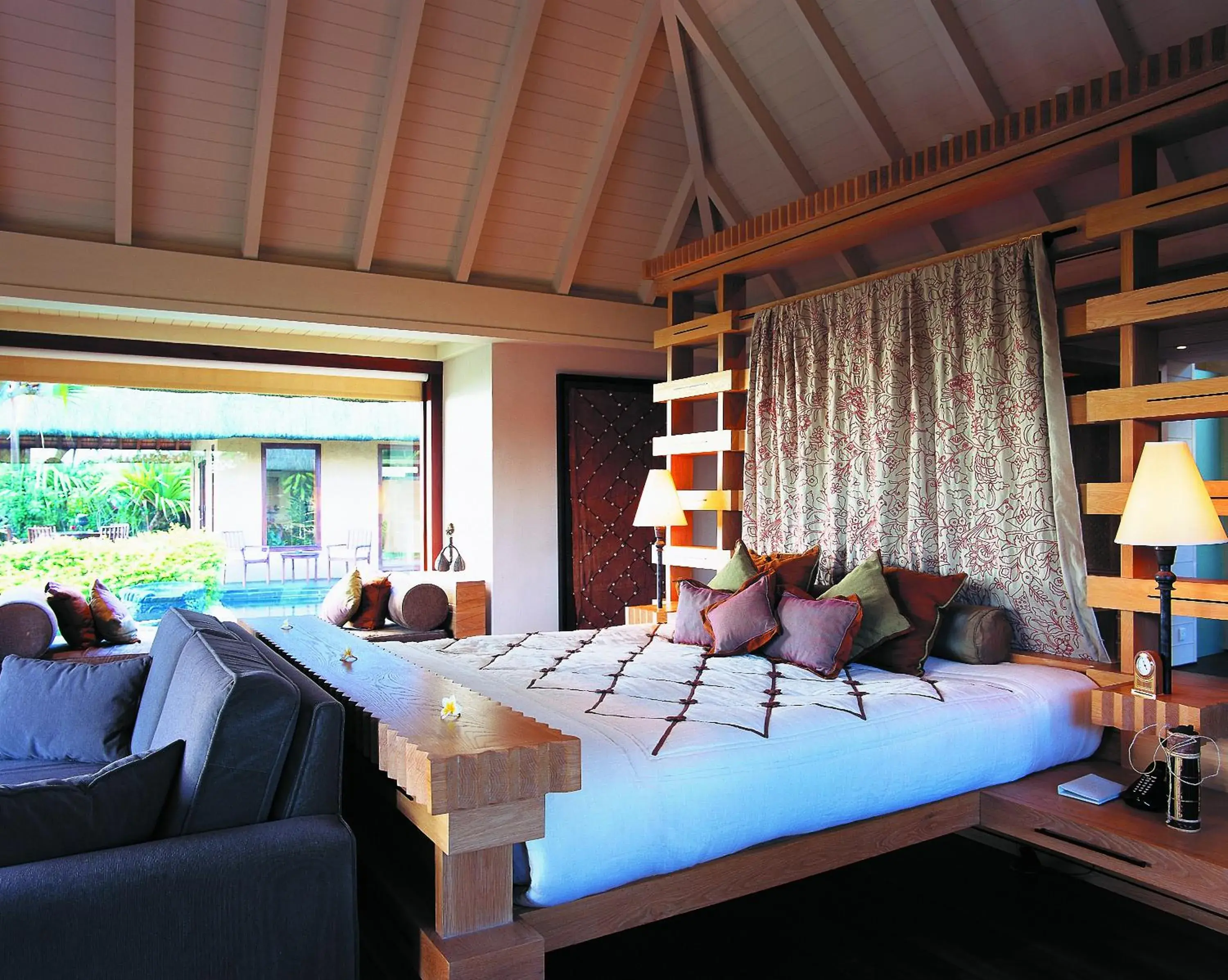 Bedroom, Bed in The Oberoi Beach Resort, Mauritius Bedroom, Bed in The Oberoi Beach Resort, Mauritius