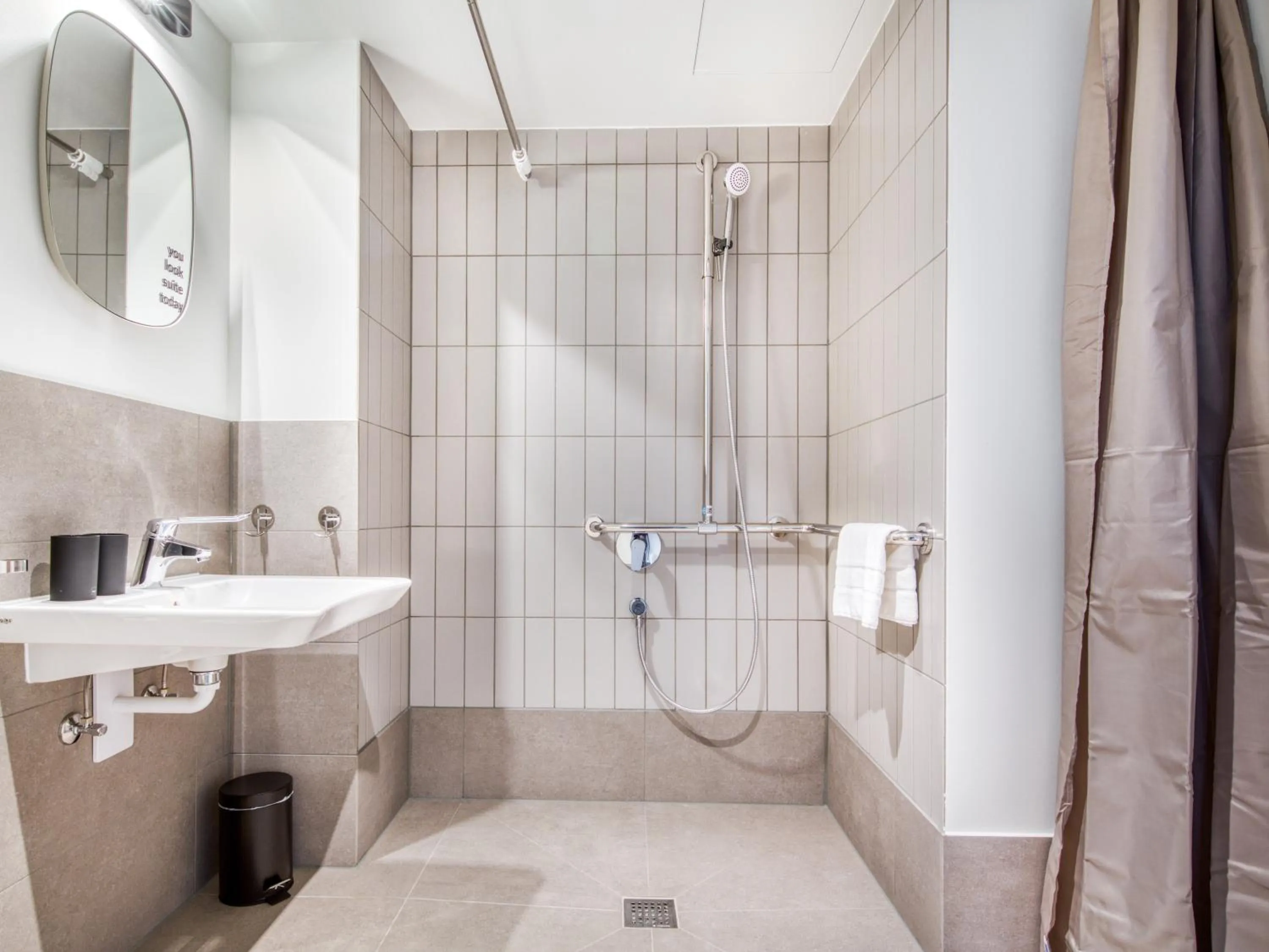 Shower in Limehome München