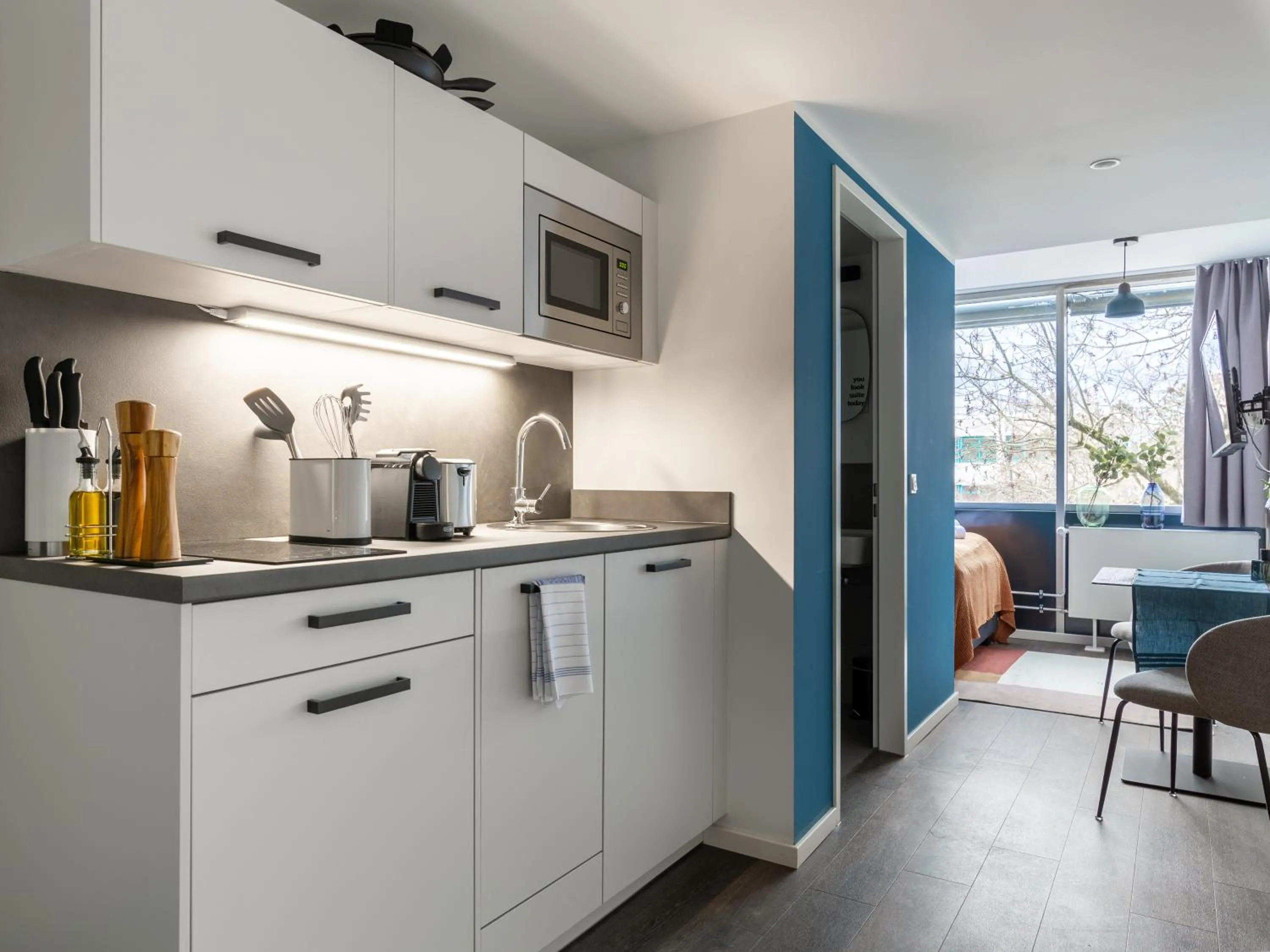 Kitchen or kitchenette in Limehome München