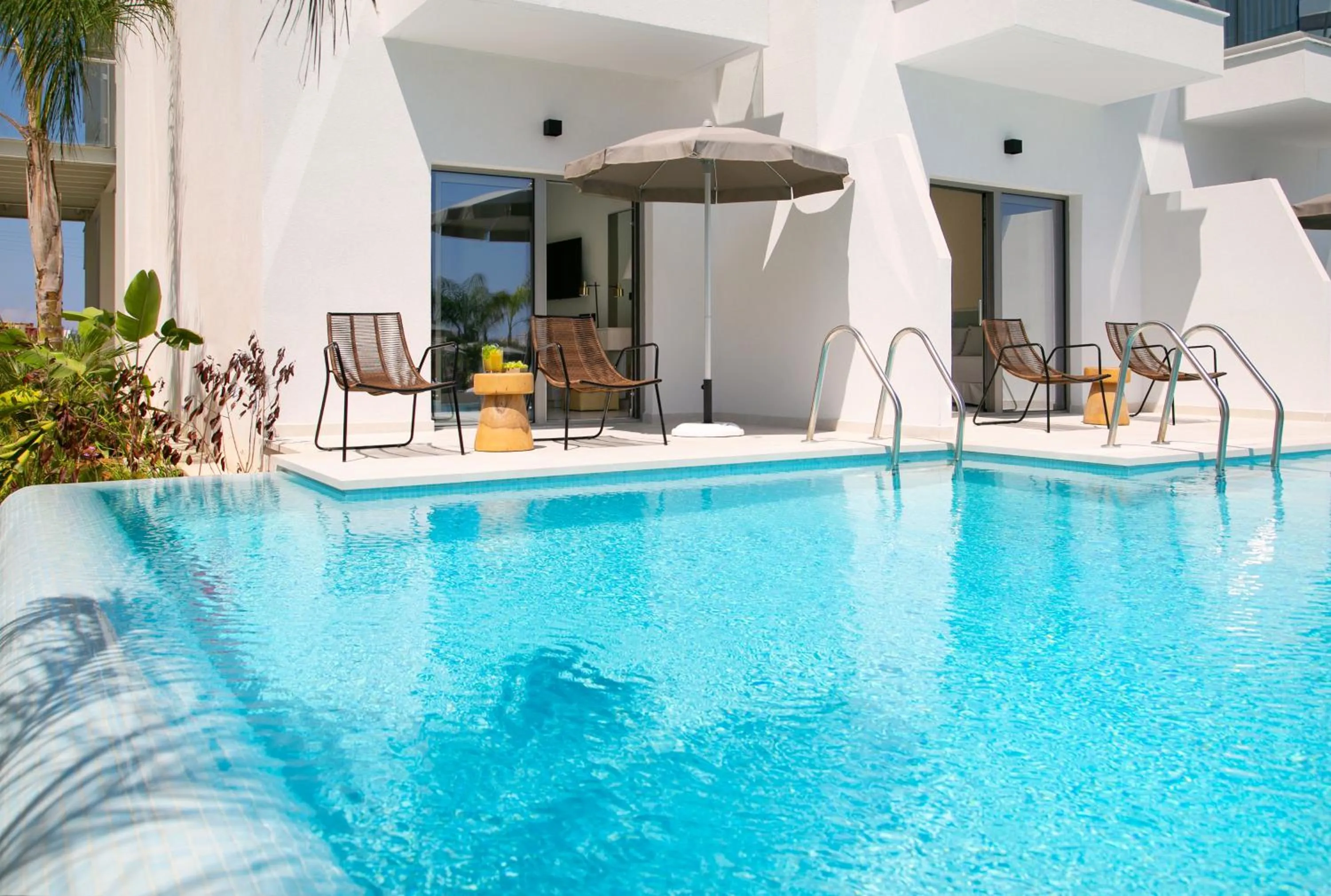 Swimming pool in Atlantica Aqua Blue