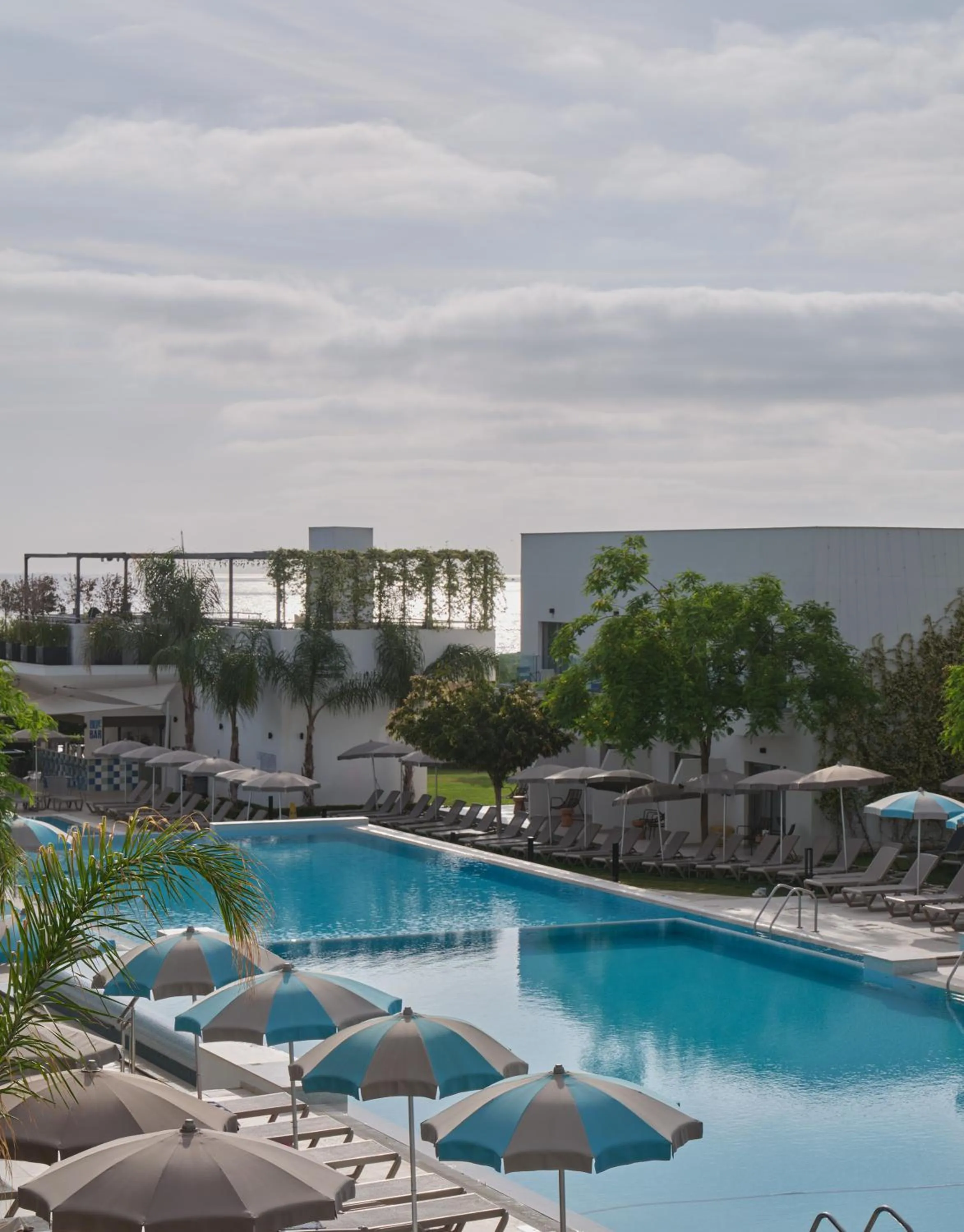 Day in Atlantica Aqua Blue