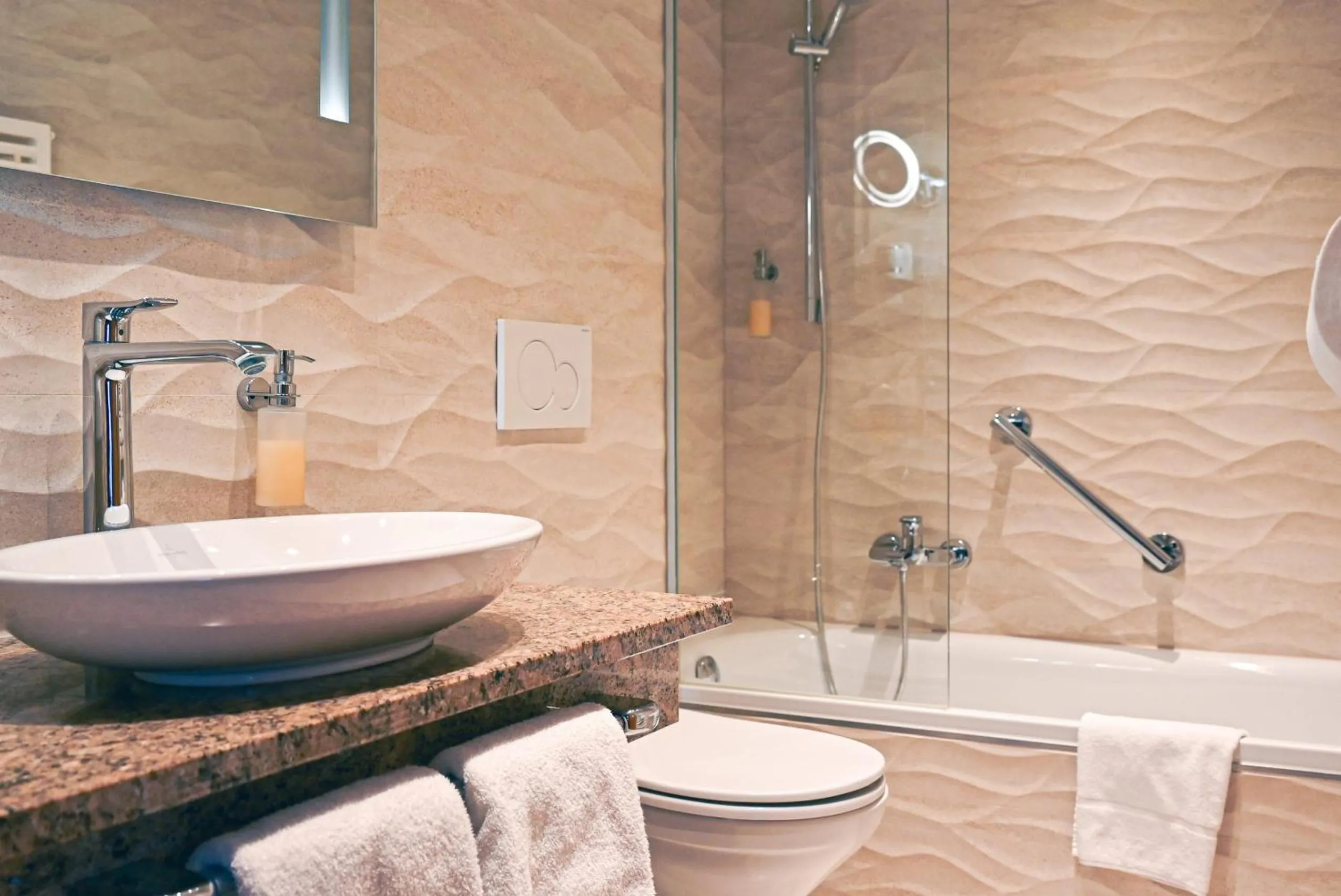 Bathroom in Hotel Marschall Duroc