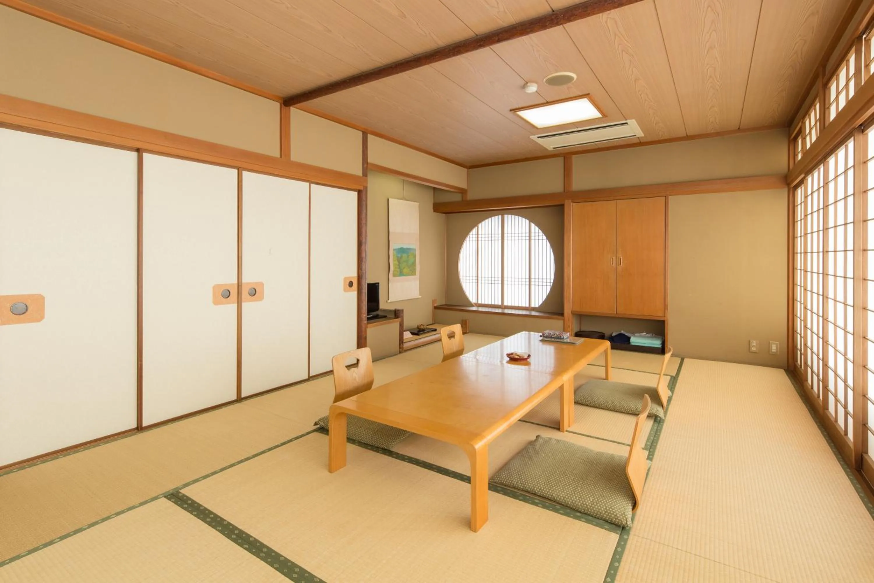 Photo of the whole room in Ryokan Ryokufuso