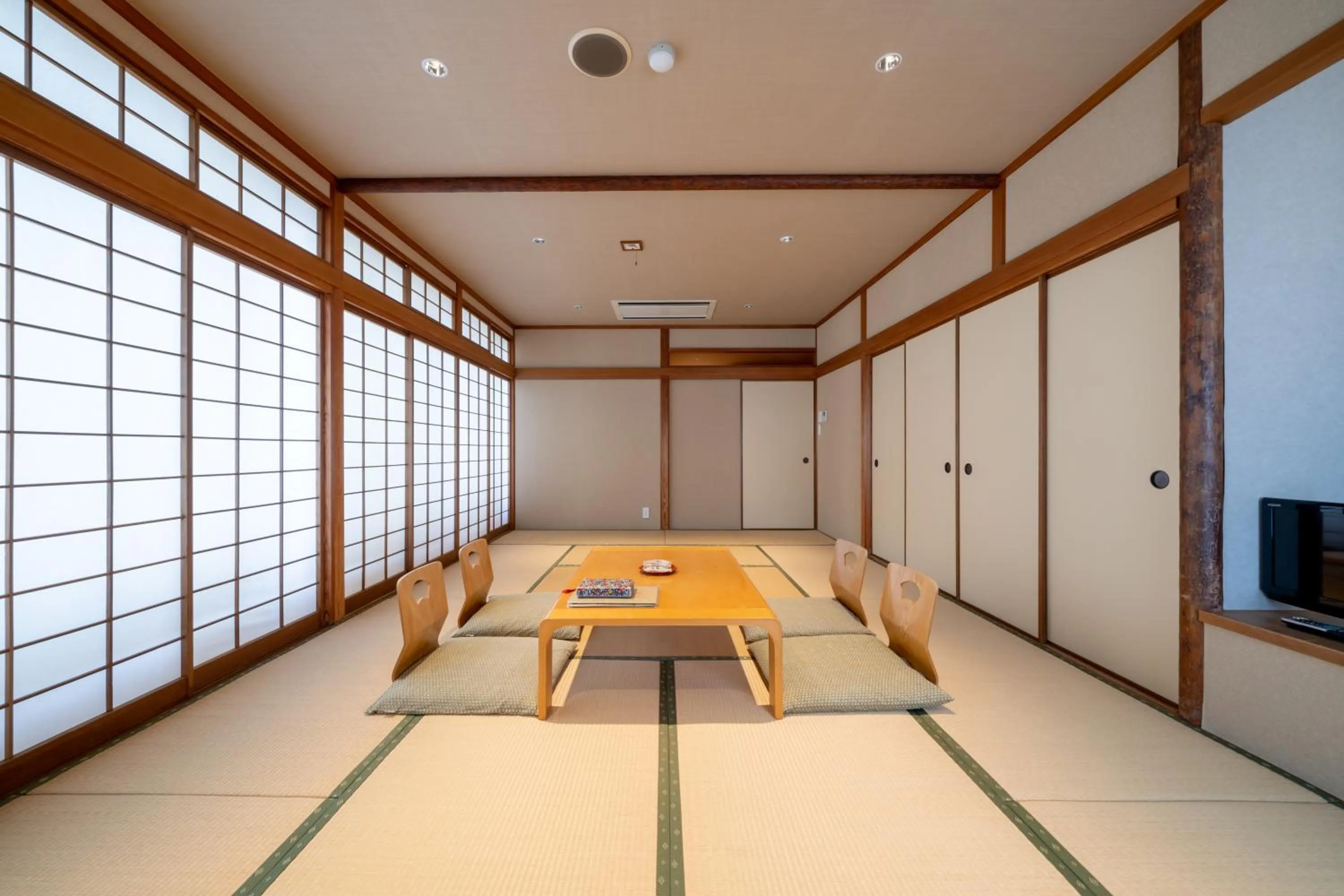 Photo of the whole room in Ryokan Ryokufuso