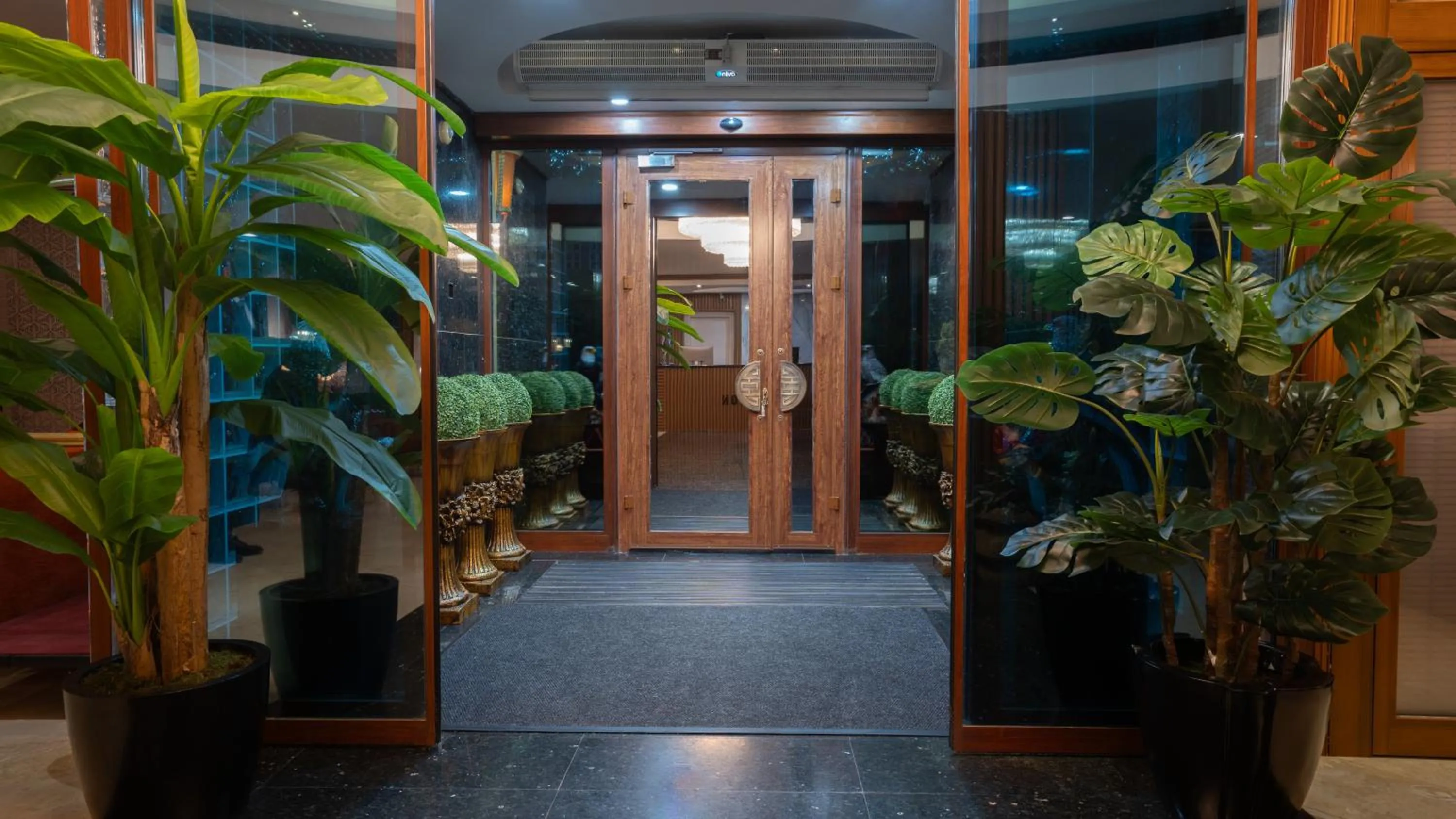 Lobby or reception in GRAND ANİ HOTEL