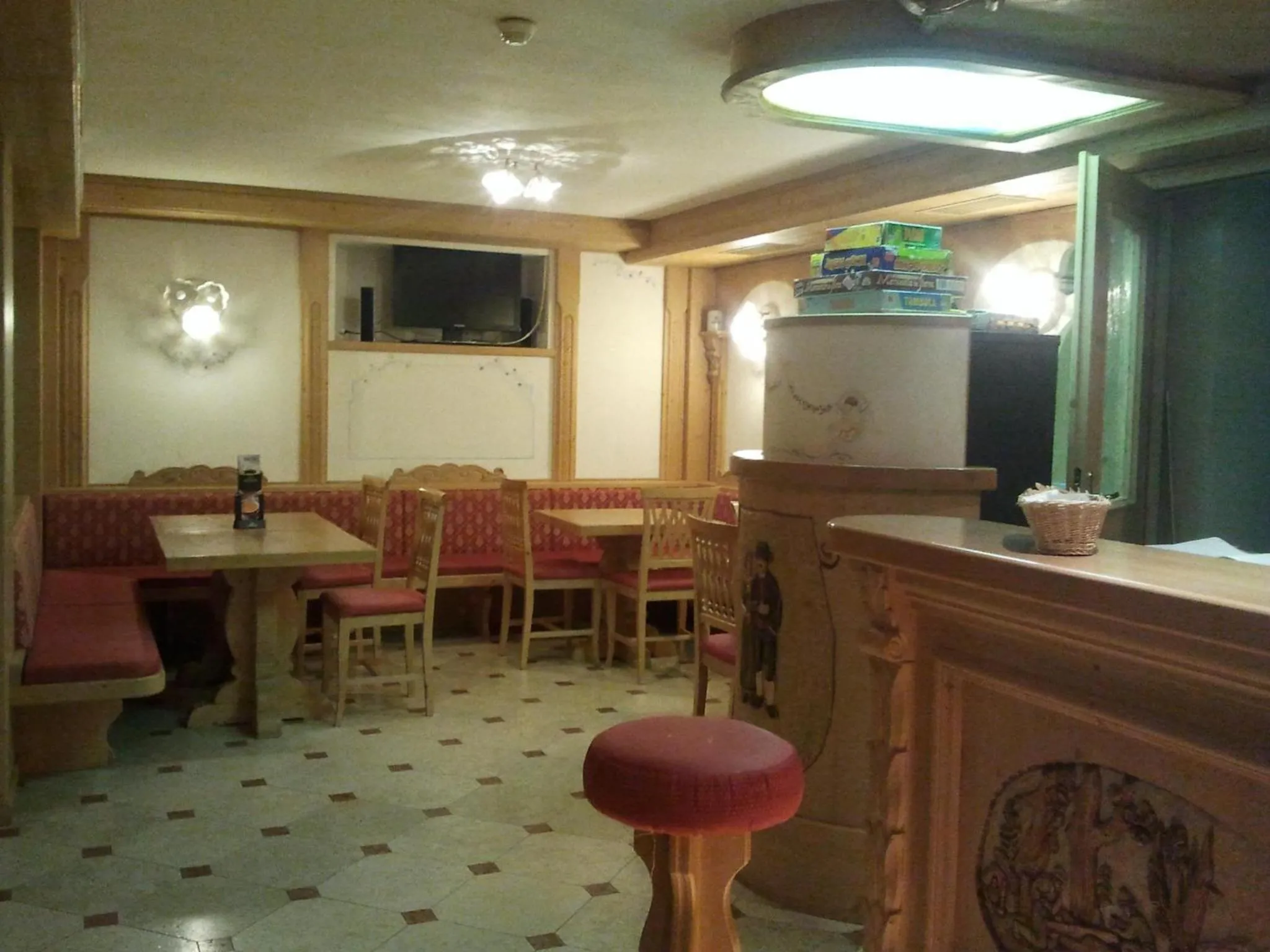 Communal lounge/ TV room in Hotel Sole