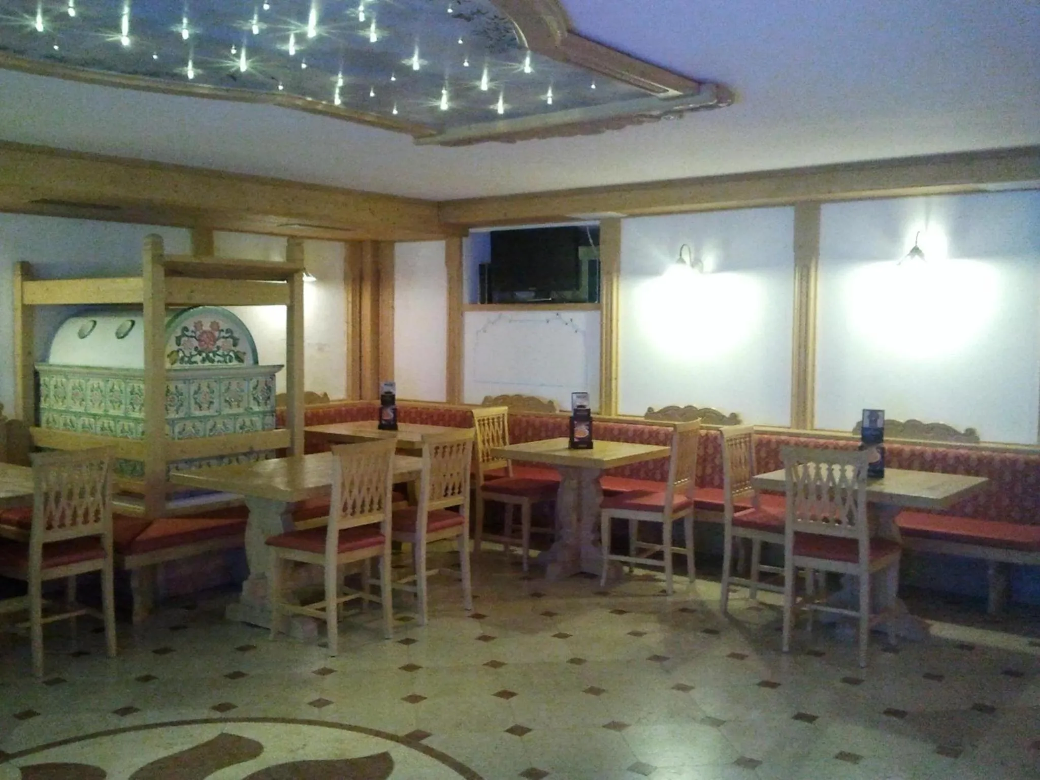 Restaurant/places to eat in Hotel Sole