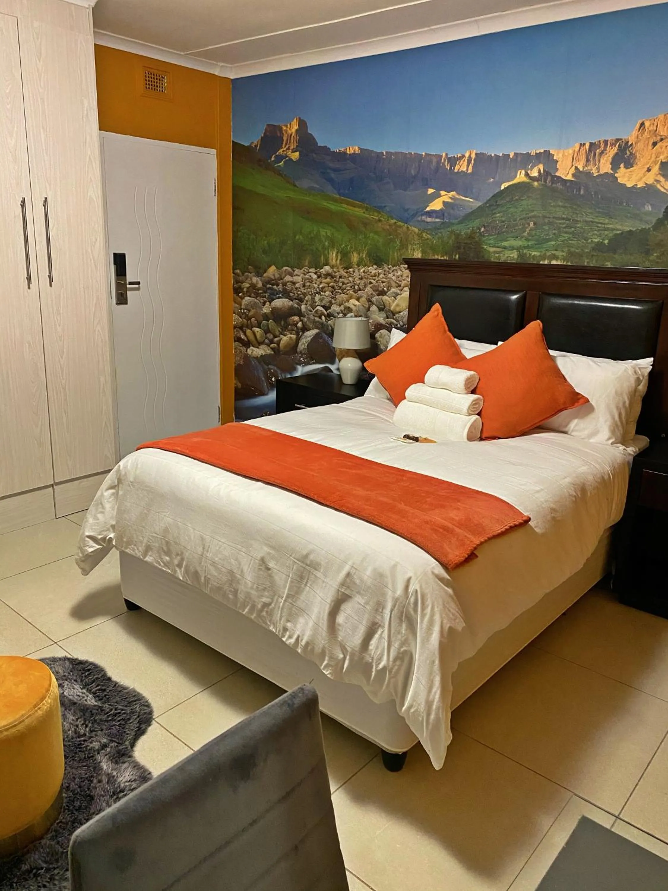 Bedroom, Bed in Seven Wonders B&B