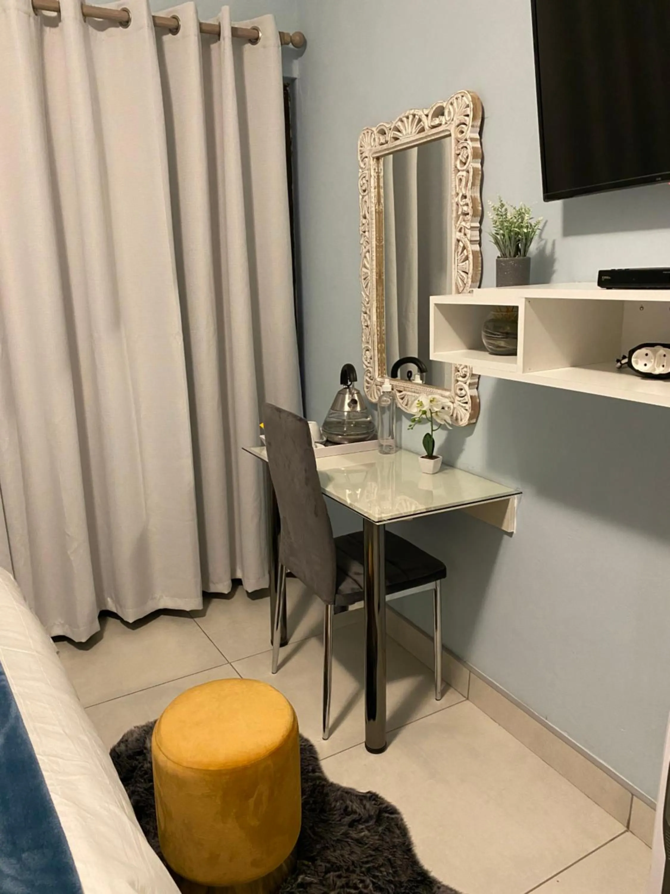 Seating area in Seven Wonders B&B