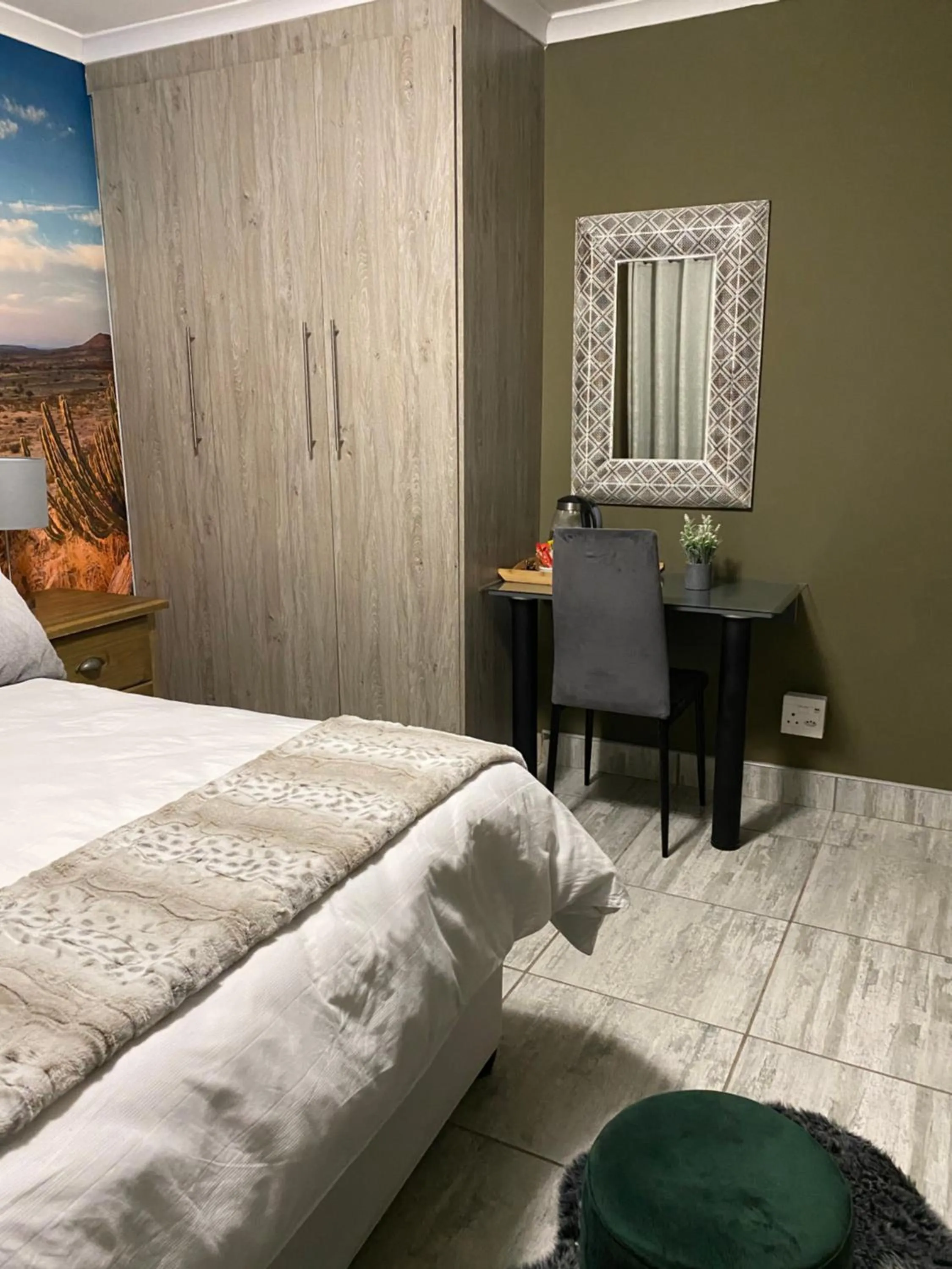 Bedroom, Bed in Seven Wonders B&B