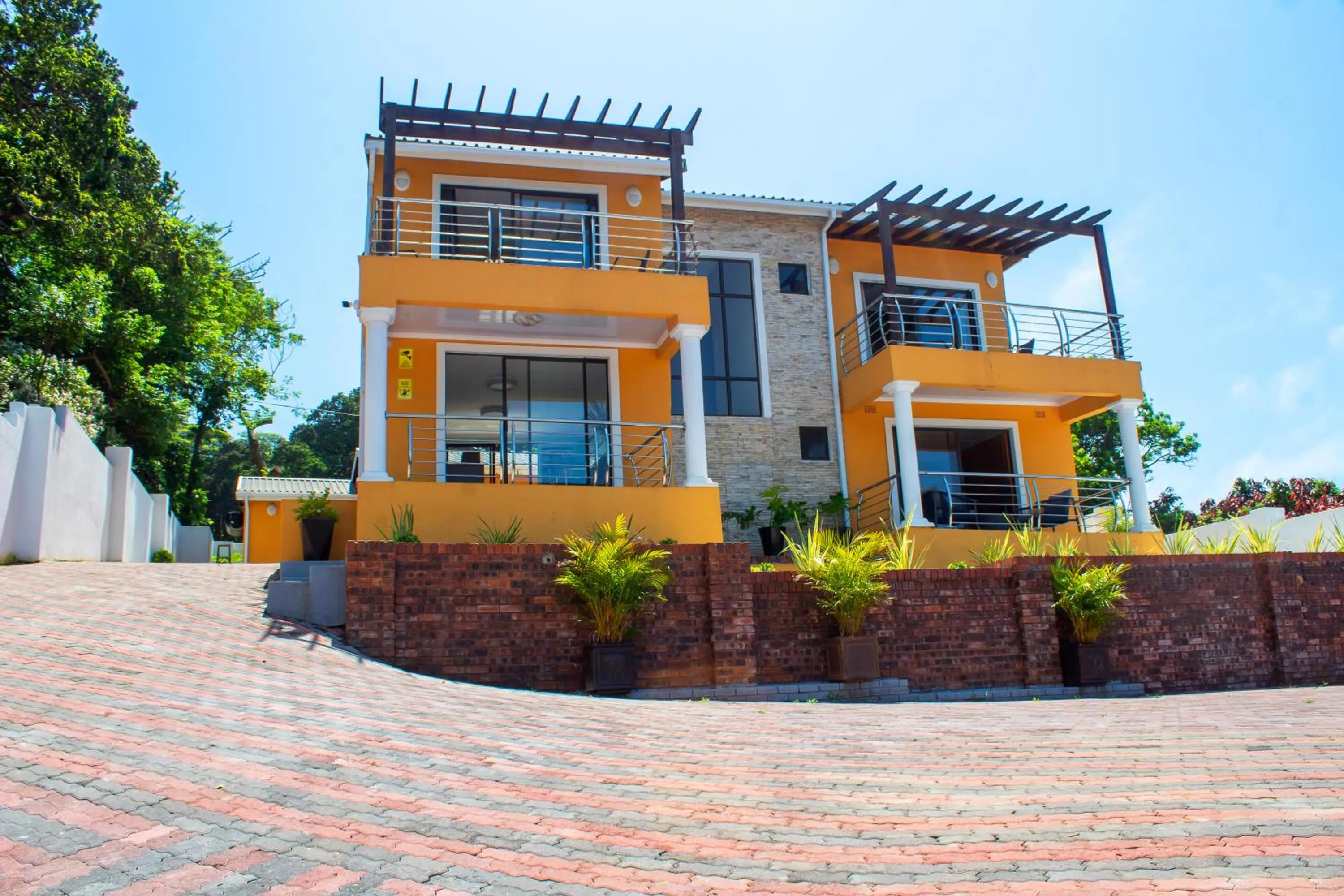 Property building in Seven Wonders B&B