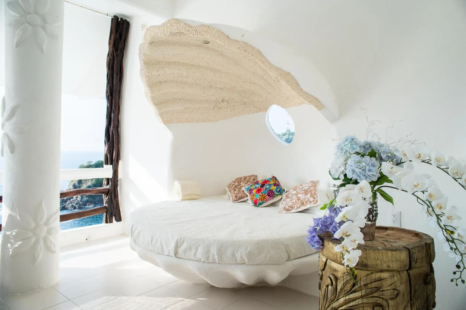 Balcony/Terrace, Bed in Hotel Pasión de Luna