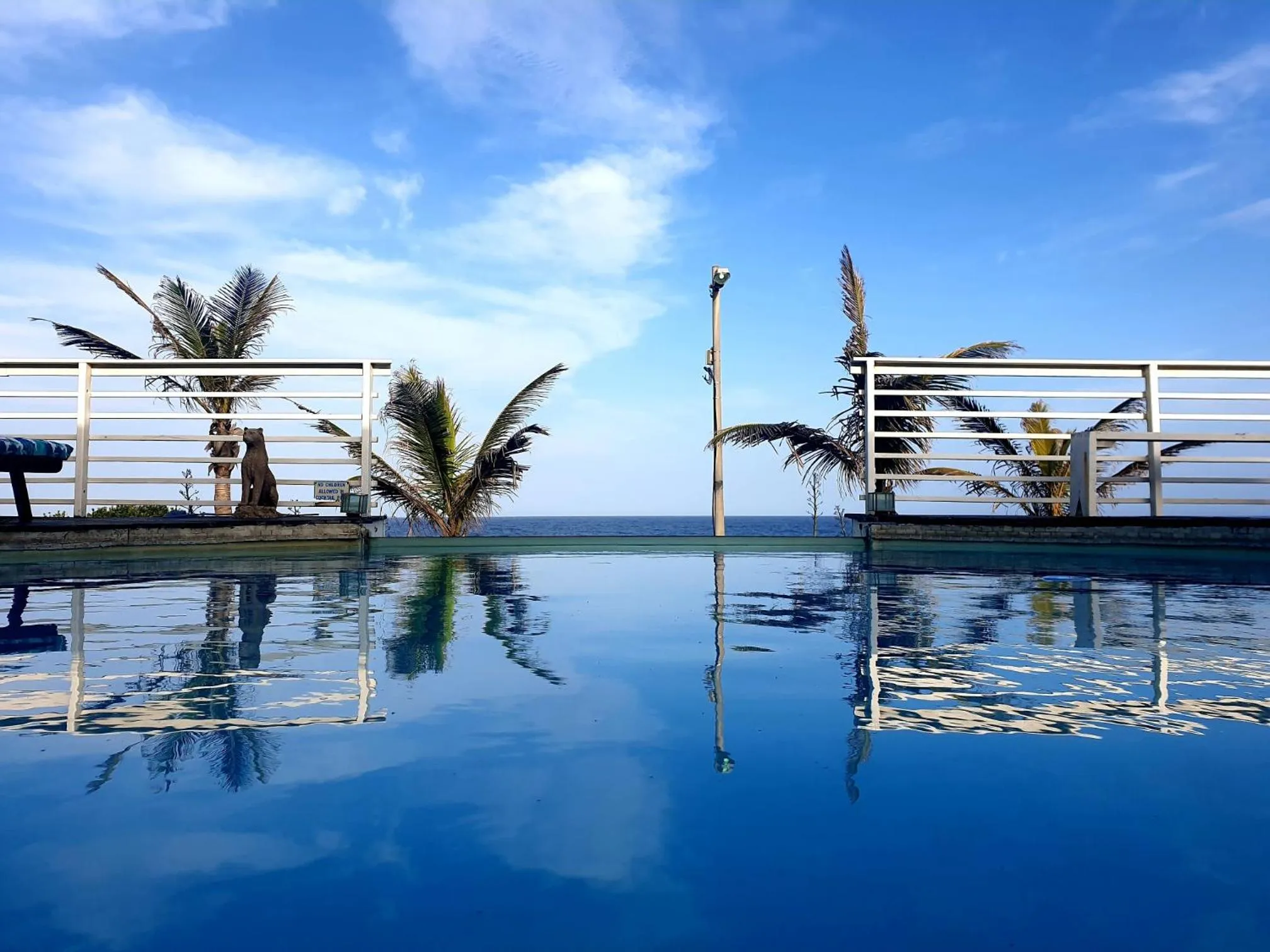Pool view in Bentley on the Beach