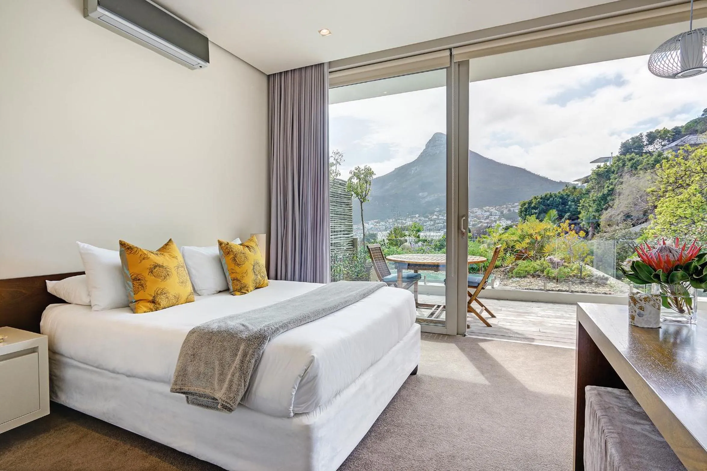 Bedroom, Bed in Blinkwater Villa