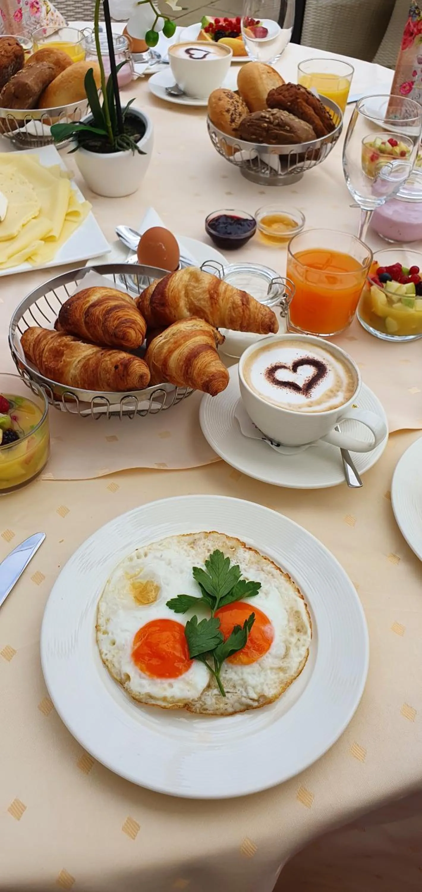 Breakfast in Eden Hotel