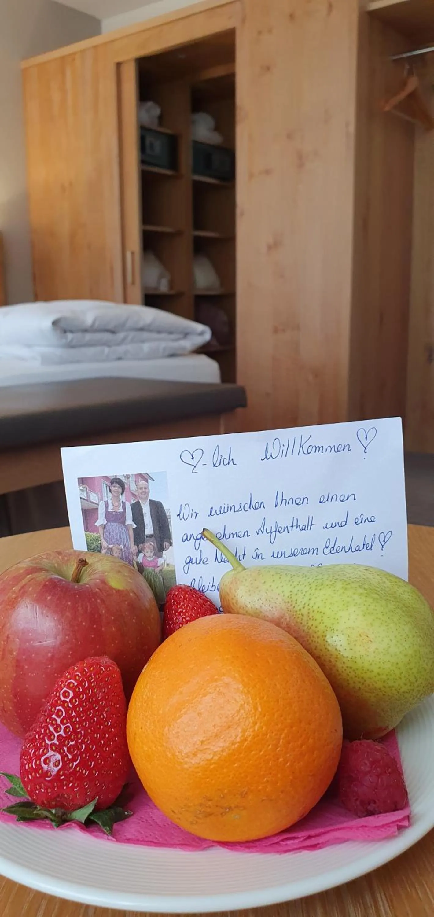 Area and facilities in Eden Hotel